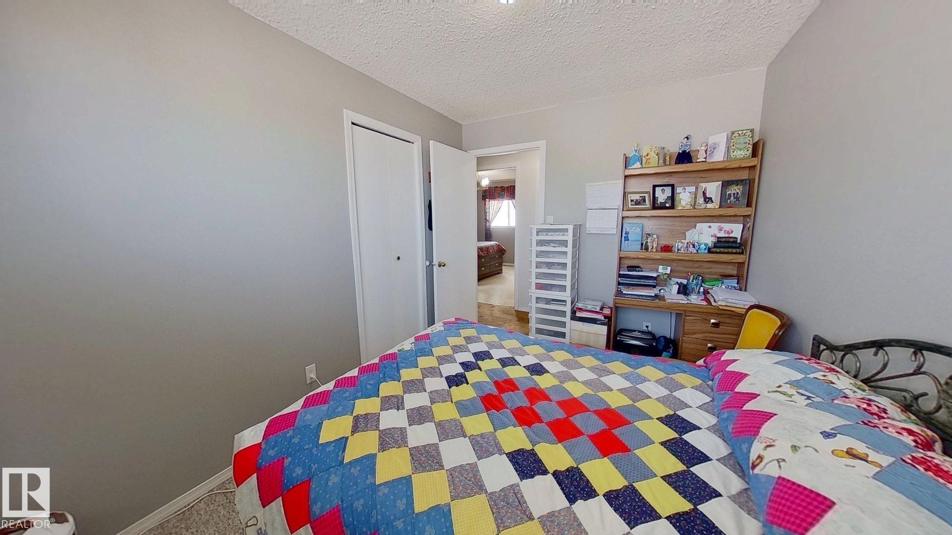 5307 Willow Drive, Boyle, AB - Indoor Photo Showing Bedroom
