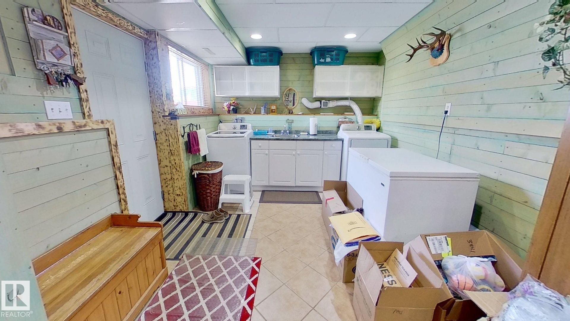 5307 Willow Drive, Boyle, AB - Indoor Photo Showing Laundry Room