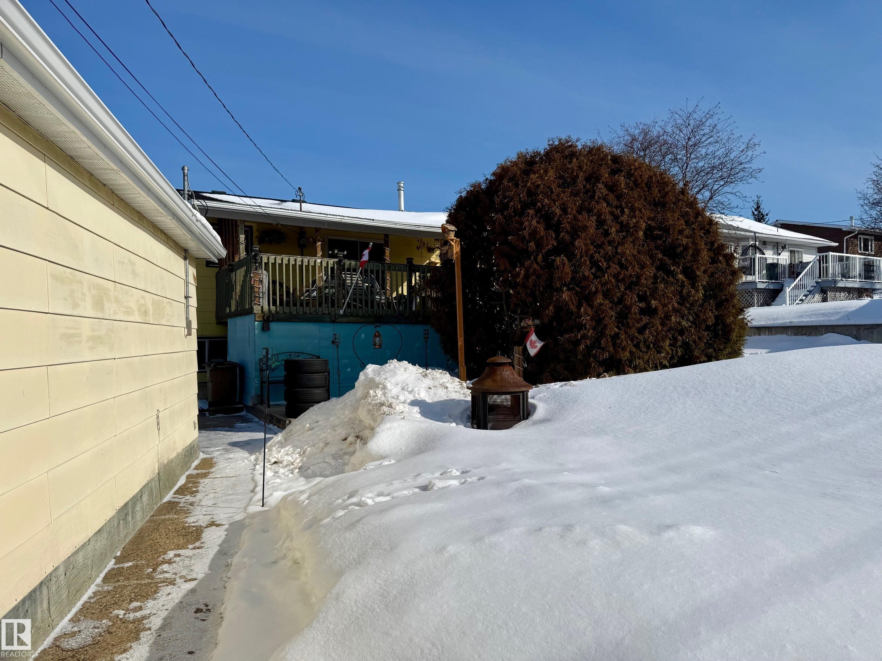 5307 Willow Drive, Boyle, AB - Outdoor