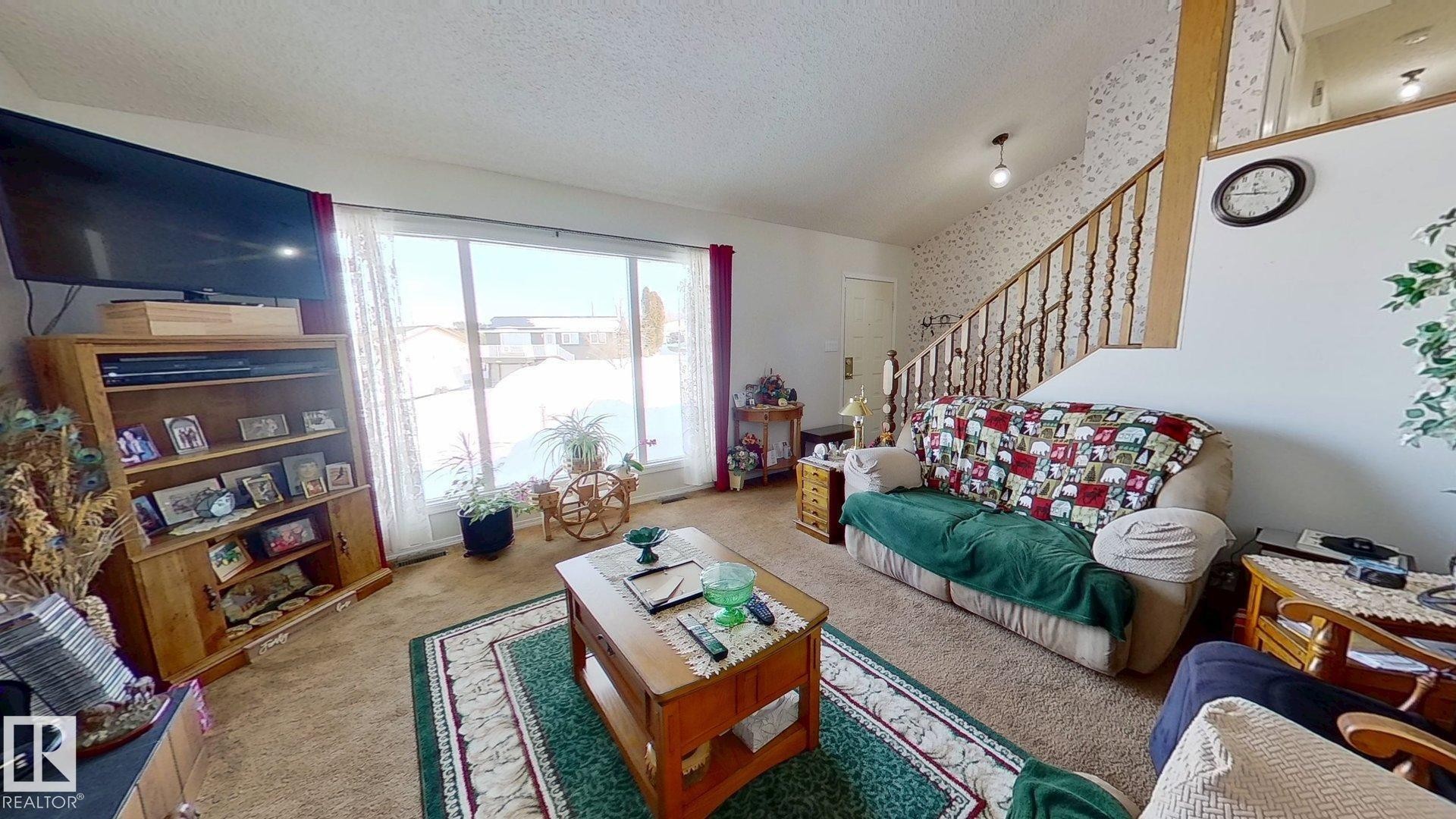 5307 Willow Drive, Boyle, AB - Indoor Photo Showing Other Room