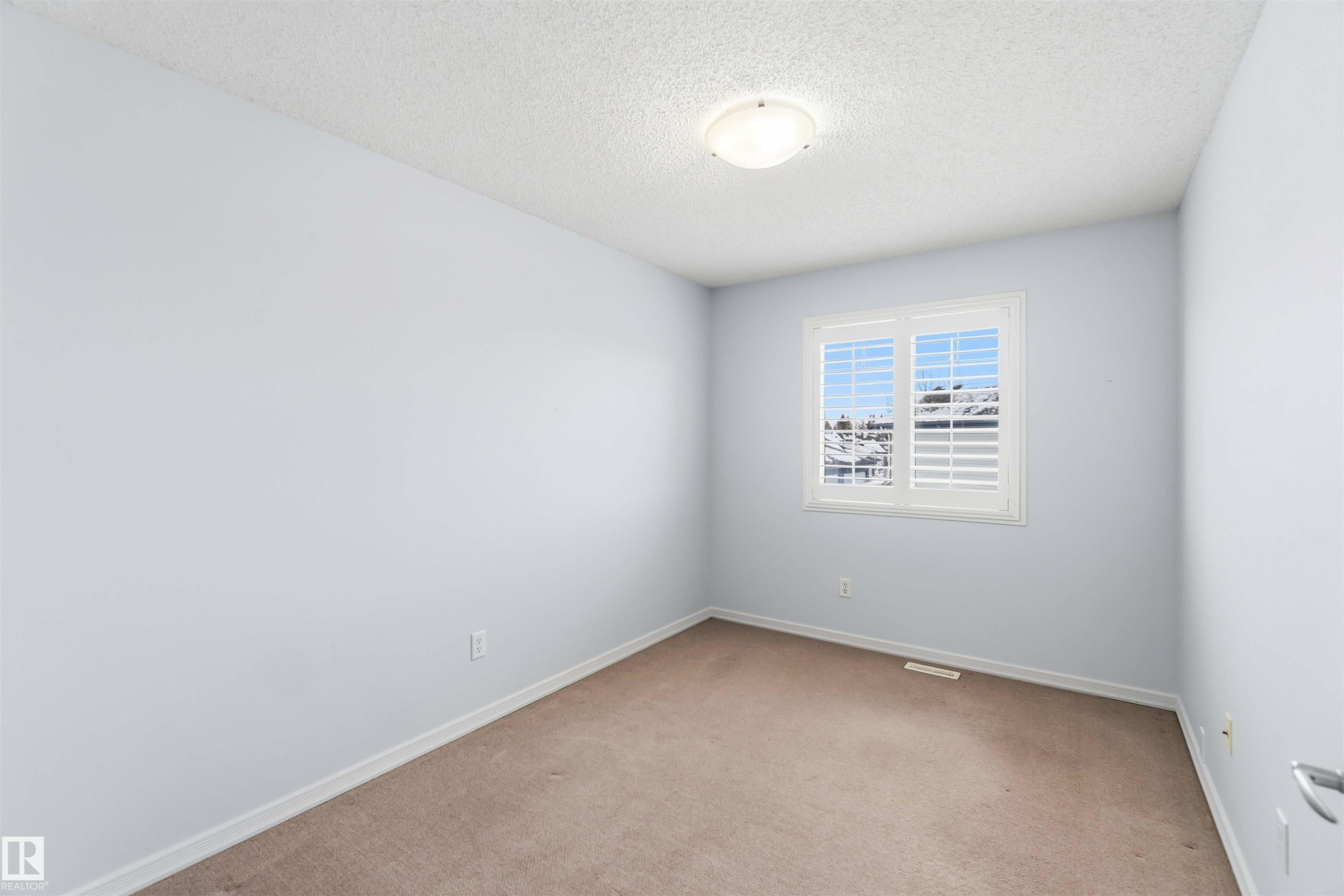 9 3003 34 Avenue, Edmonton, AB - Indoor Photo Showing Other Room