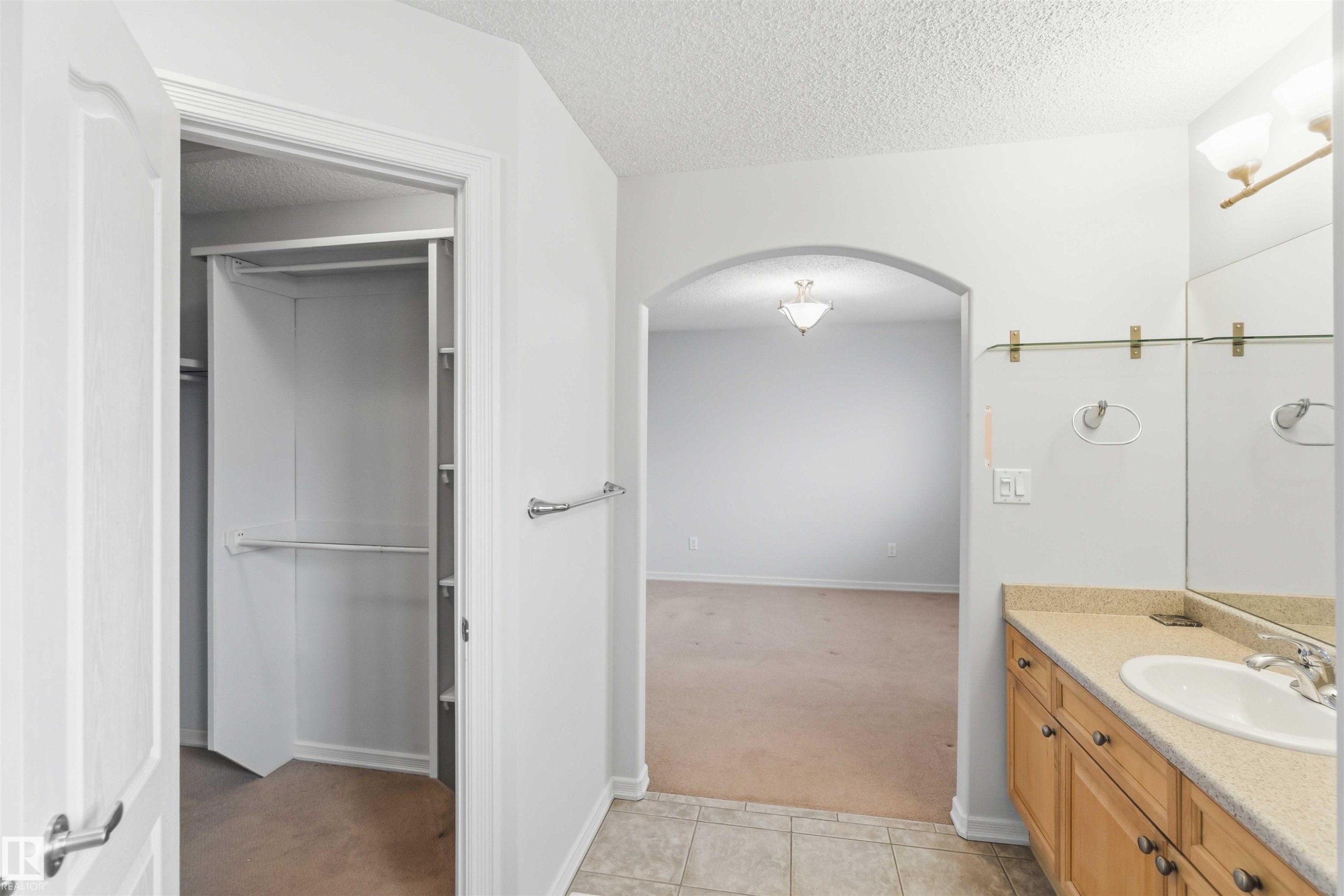9 3003 34 Avenue, Edmonton, AB - Indoor Photo Showing Bathroom