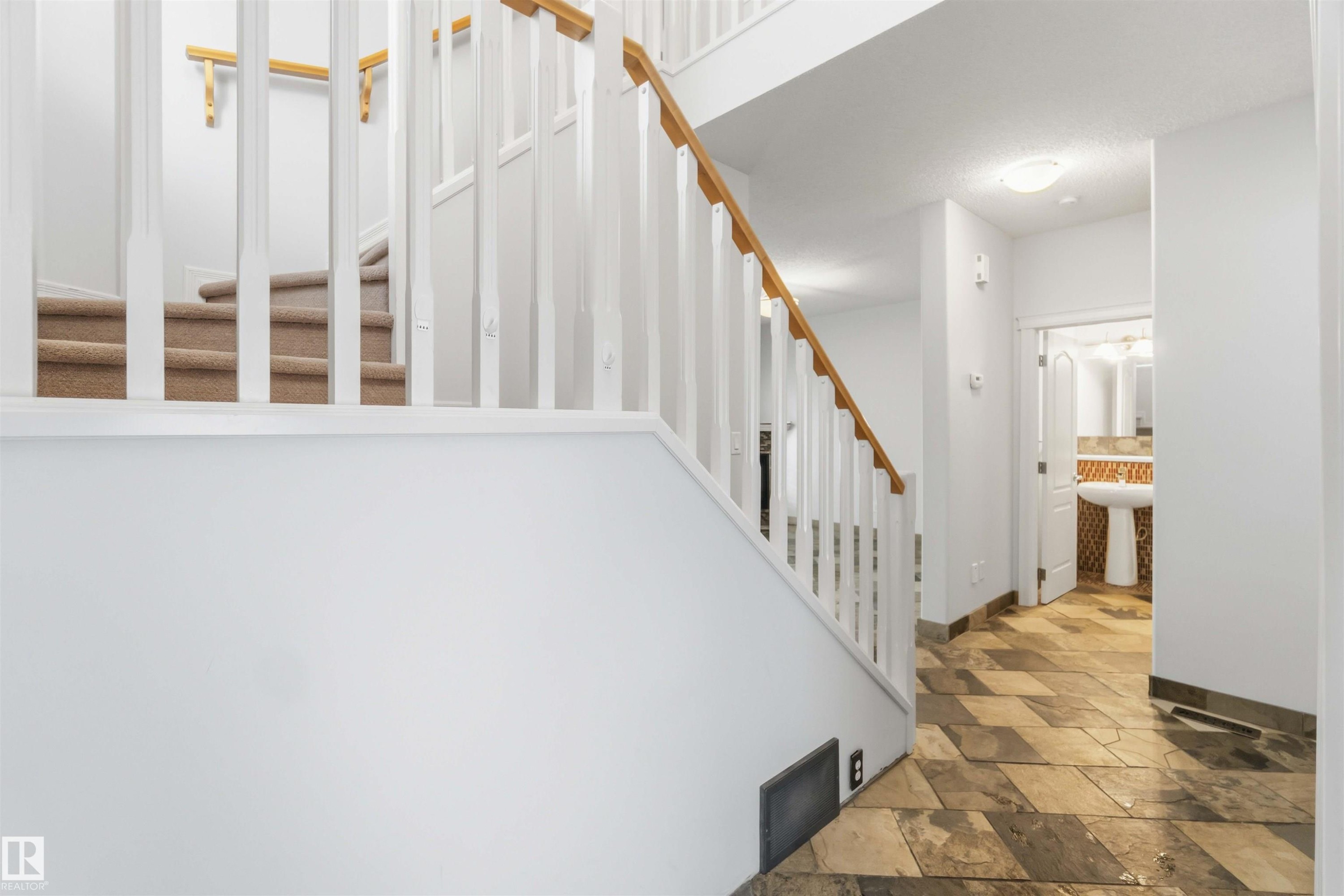 9 3003 34 Avenue, Edmonton, AB - Indoor Photo Showing Other Room