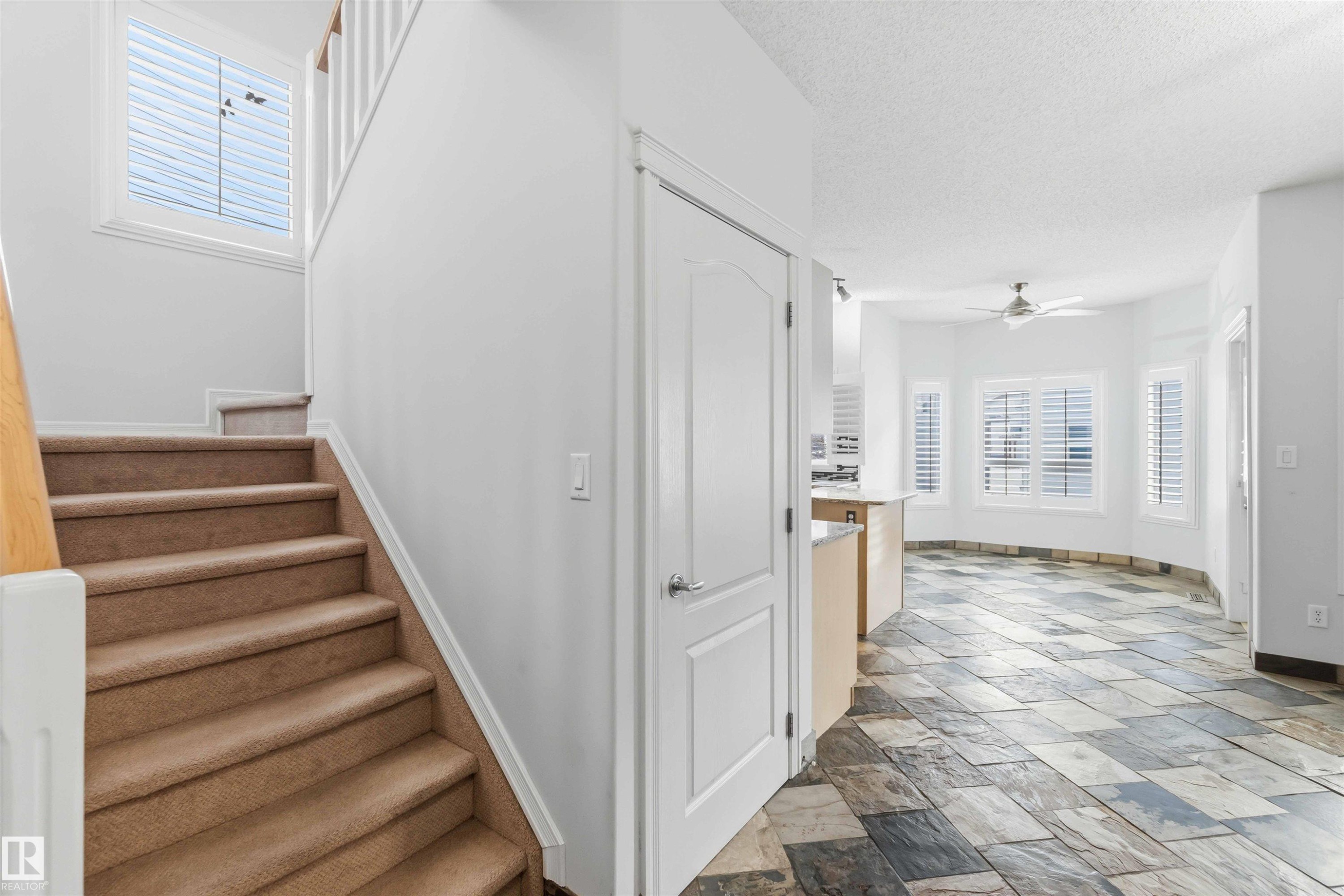 9 3003 34 Avenue, Edmonton, AB - Indoor Photo Showing Other Room