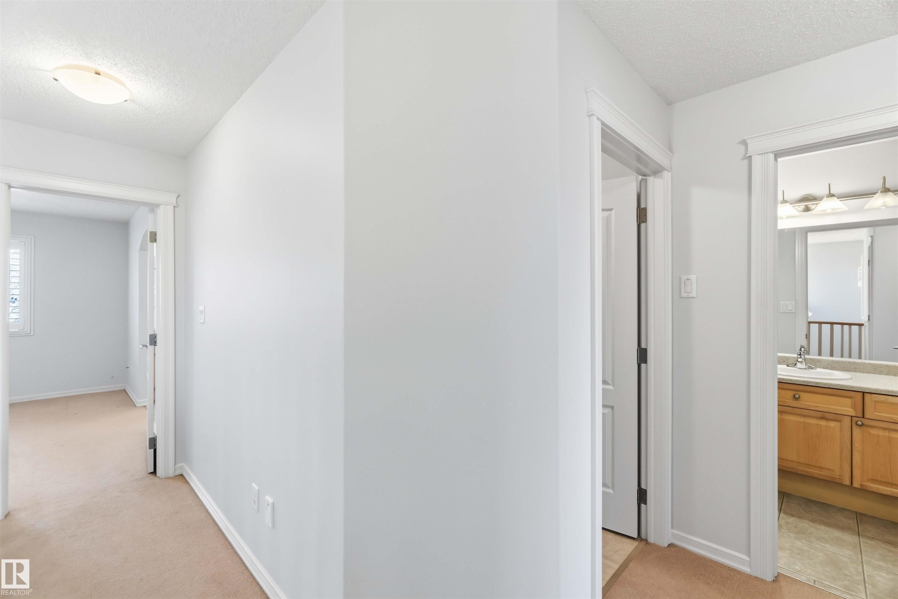 9 3003 34 Avenue, Edmonton, AB - Indoor Photo Showing Other Room