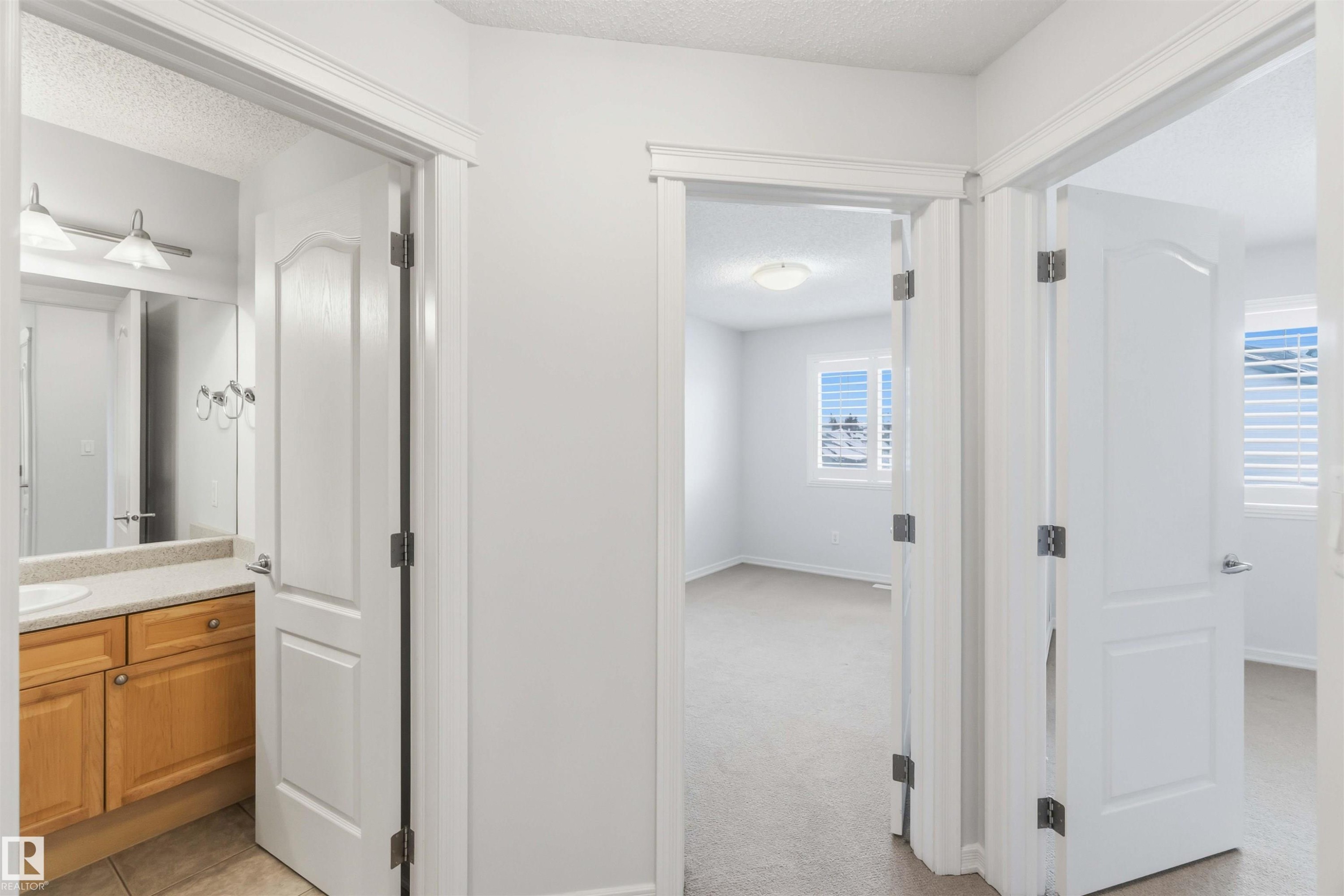 9 3003 34 Avenue, Edmonton, AB - Indoor Photo Showing Other Room