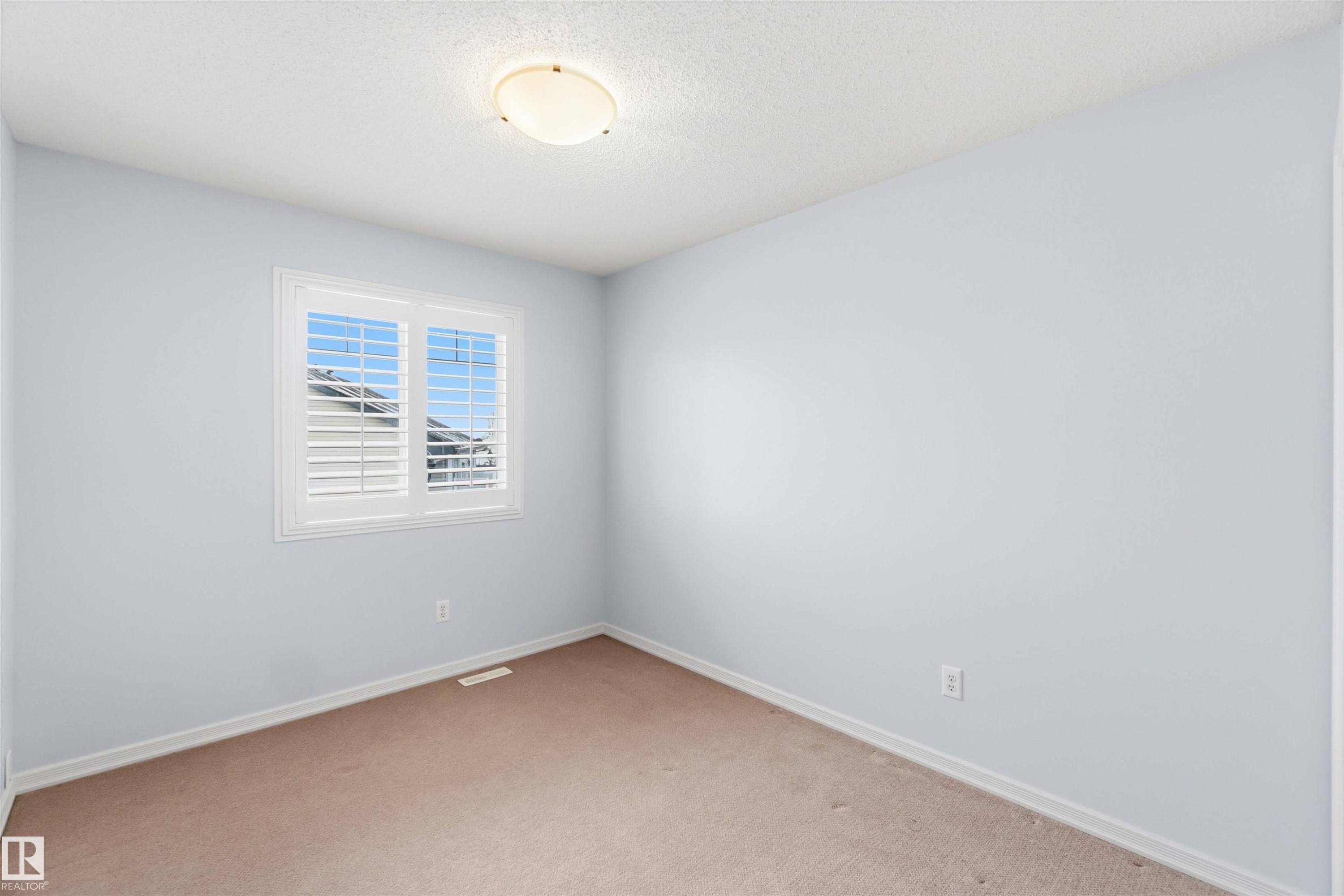 9 3003 34 Avenue, Edmonton, AB - Indoor Photo Showing Other Room