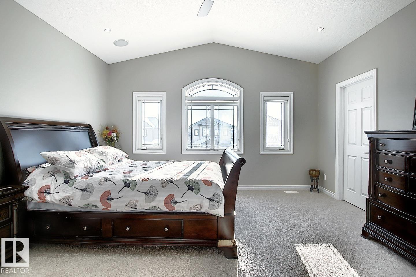 13020 164 Avenue, Edmonton, AB - Indoor Photo Showing Bedroom