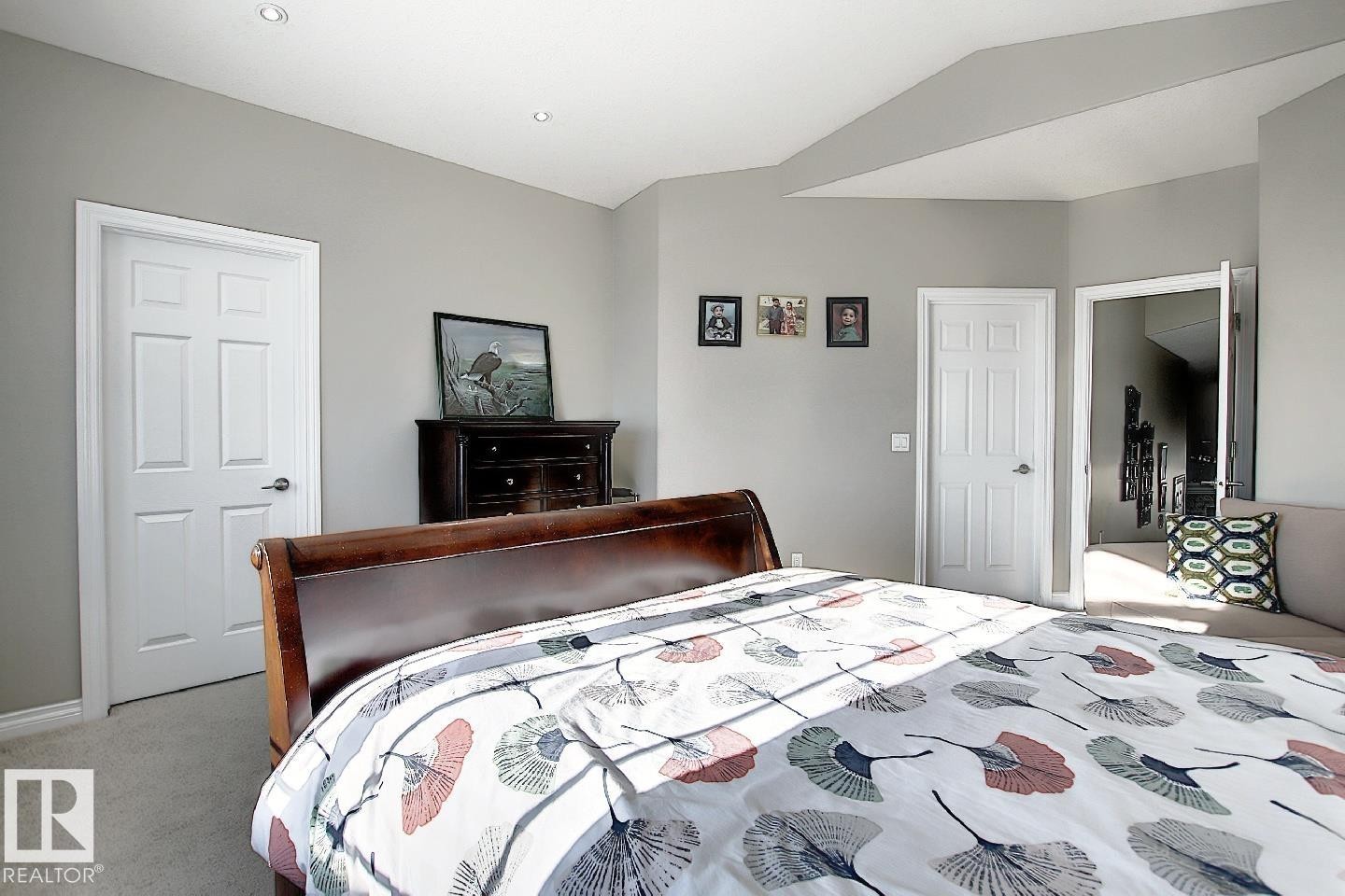 13020 164 Avenue, Edmonton, AB - Indoor Photo Showing Bedroom