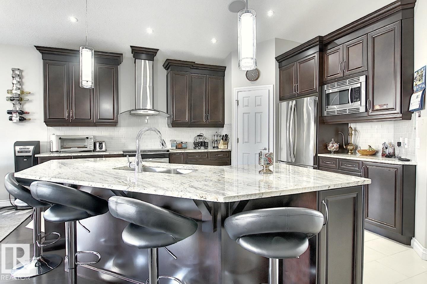13020 164 Avenue, Edmonton, AB - Indoor Photo Showing Kitchen With Upgraded Kitchen