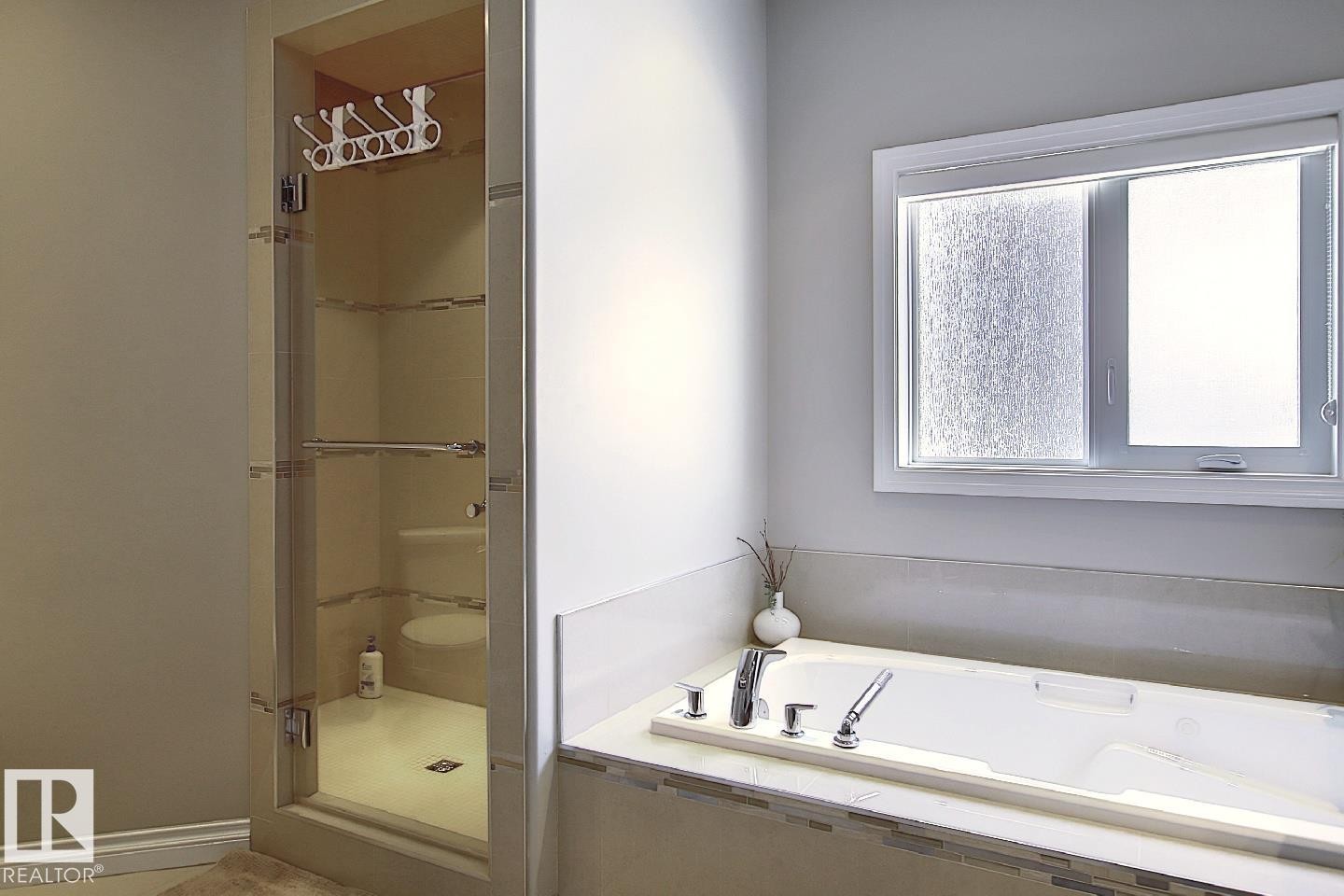 13020 164 Avenue, Edmonton, AB - Indoor Photo Showing Bathroom