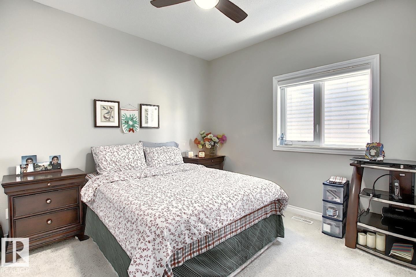13020 164 Avenue, Edmonton, AB - Indoor Photo Showing Bedroom