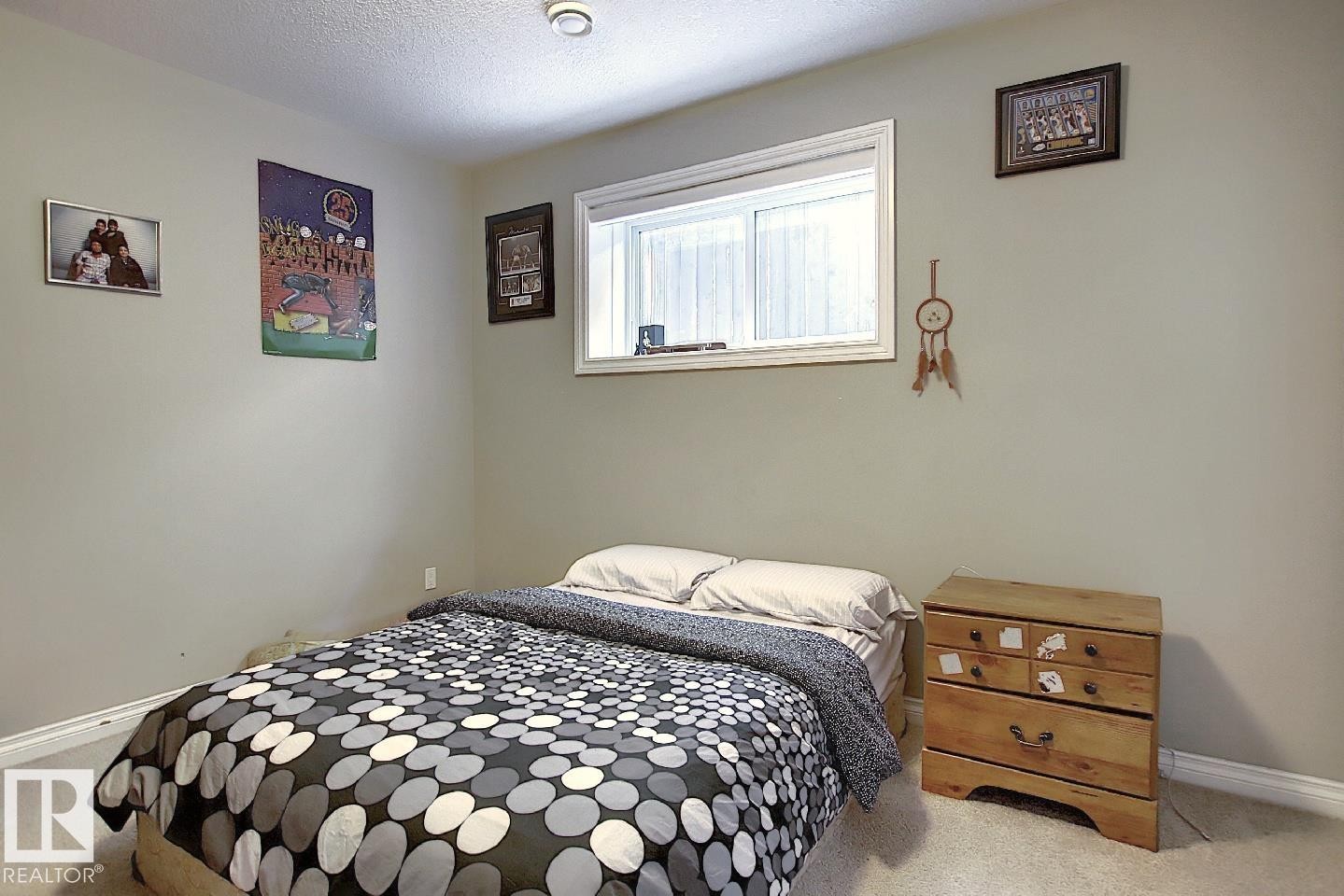 13020 164 Avenue, Edmonton, AB - Indoor Photo Showing Bedroom
