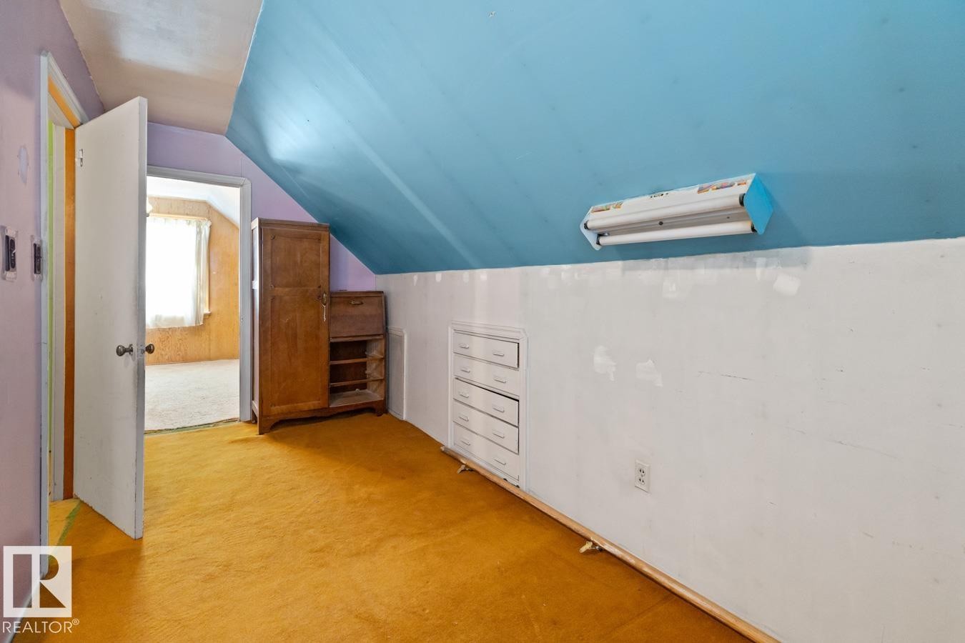 8906 94 Avenue, Edmonton, AB - Indoor Photo Showing Other Room