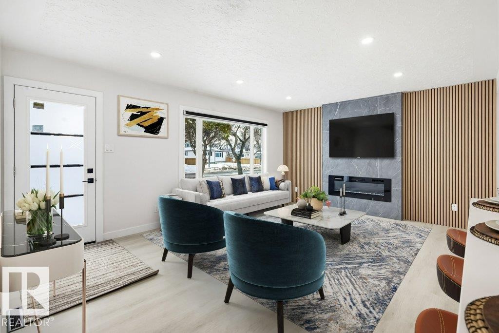 16206 83 Avenue, Edmonton, AB - Indoor Photo Showing Living Room With Fireplace