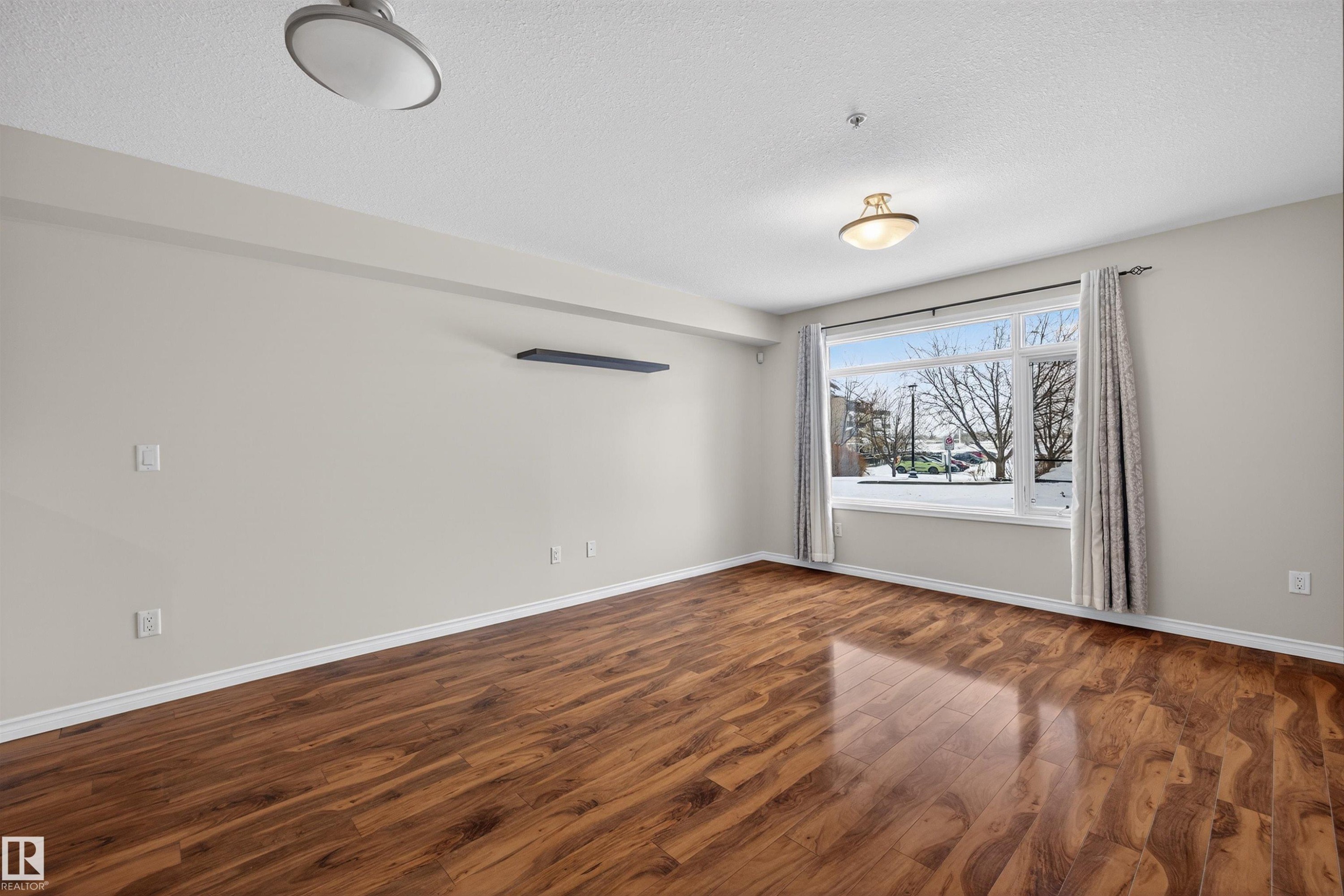102 1589 Glastonbury Boulevard, Edmonton, AB - Indoor Photo Showing Other Room