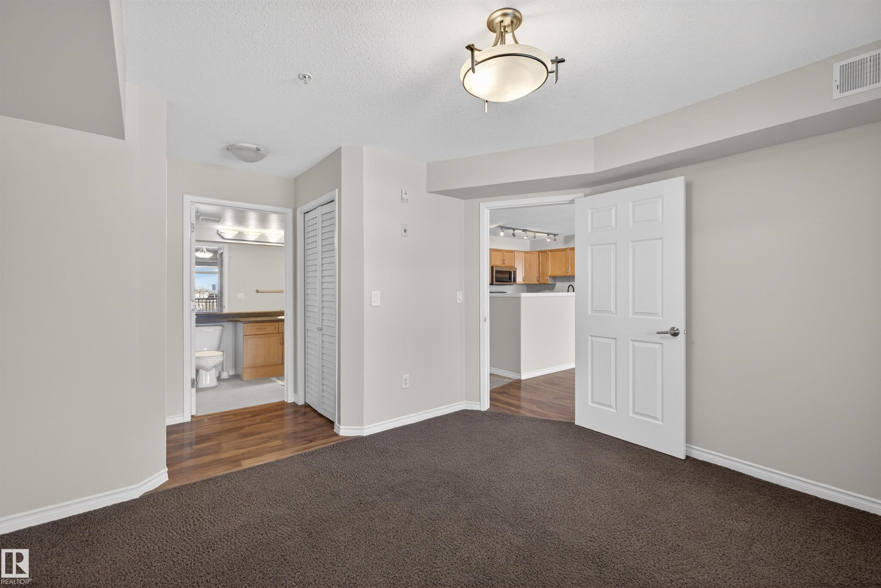 102 1589 Glastonbury Boulevard, Edmonton, AB - Indoor Photo Showing Other Room