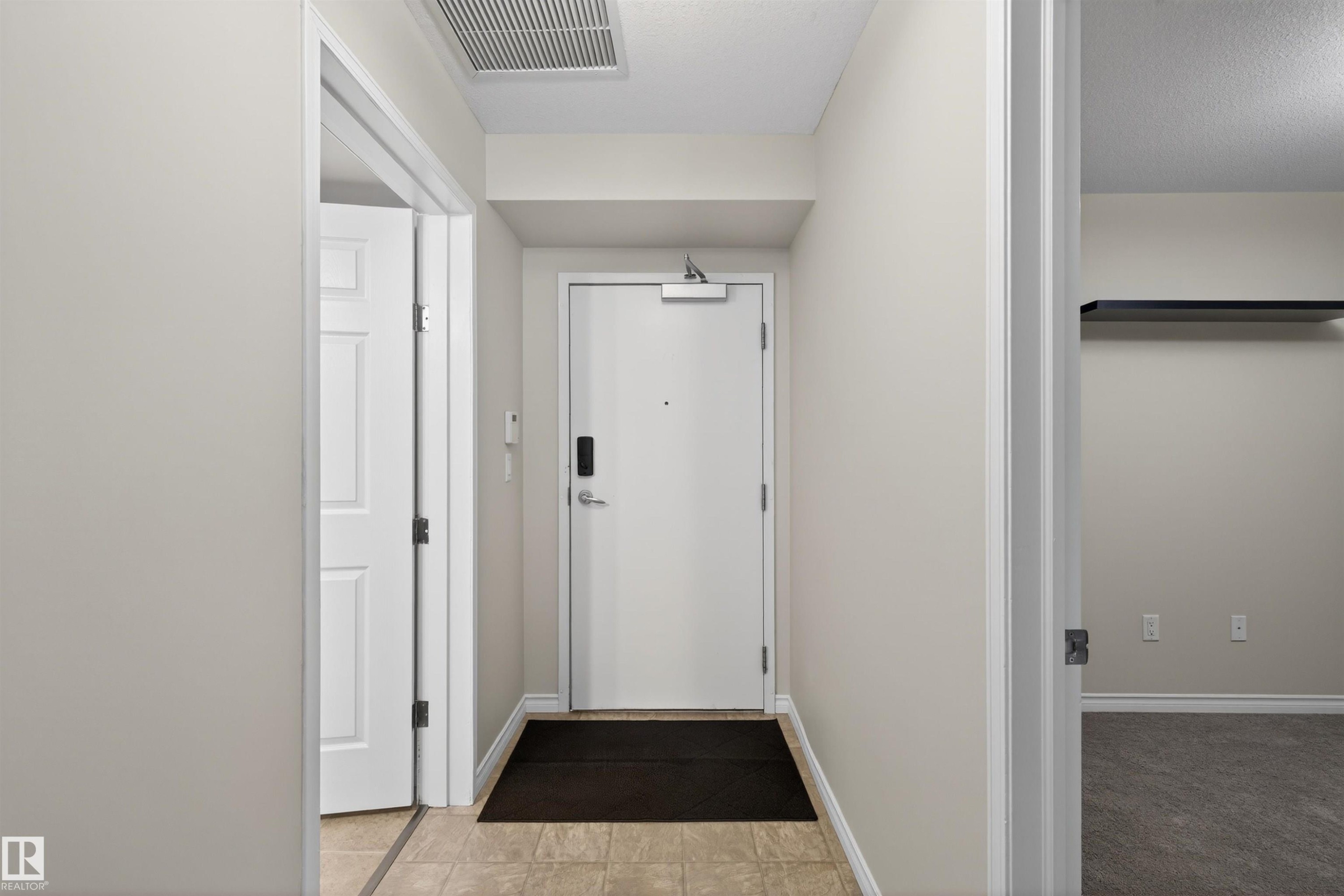 102 1589 Glastonbury Boulevard, Edmonton, AB - Indoor Photo Showing Other Room