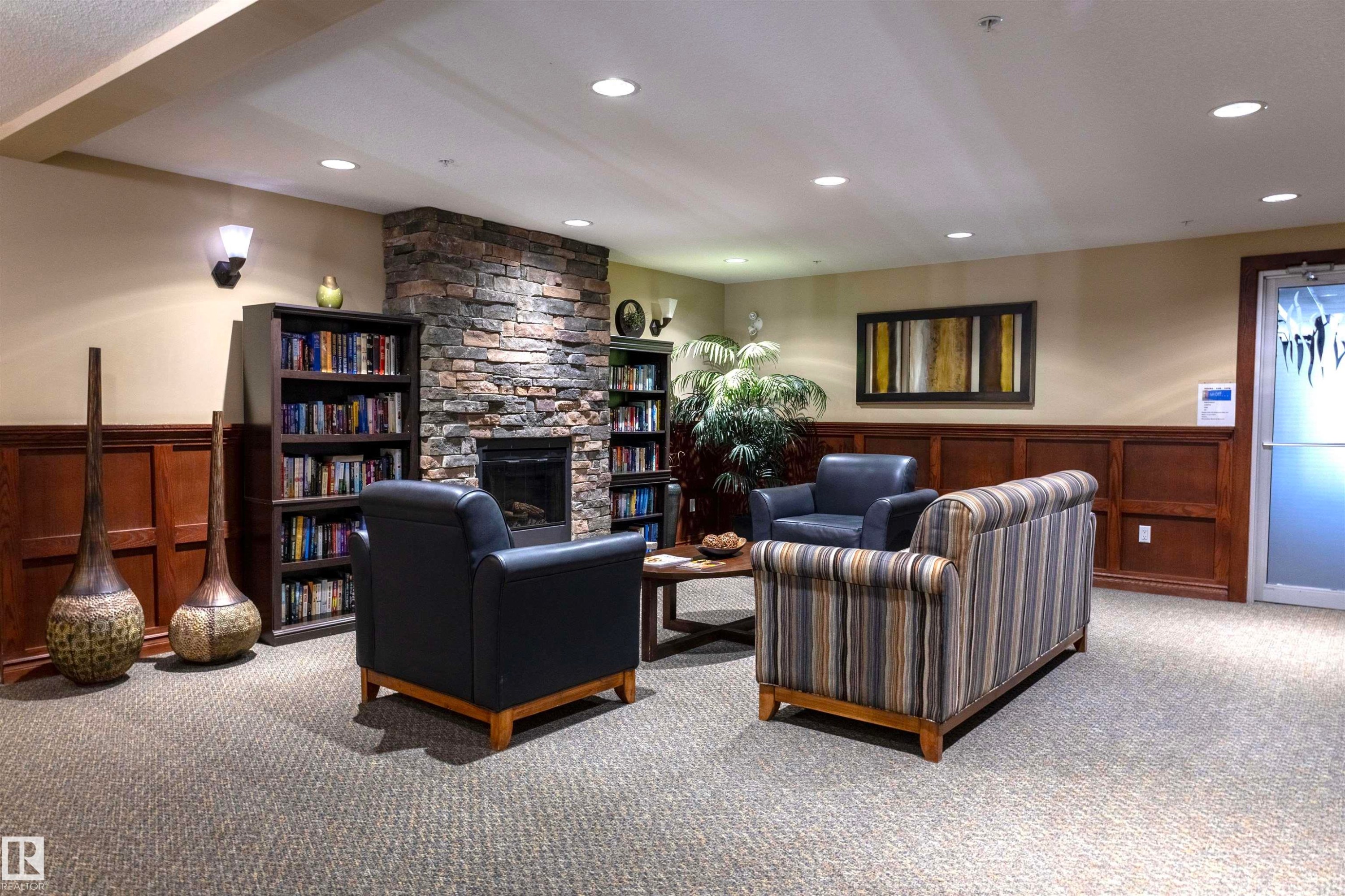 102 1589 Glastonbury Boulevard, Edmonton, AB - Indoor With Fireplace