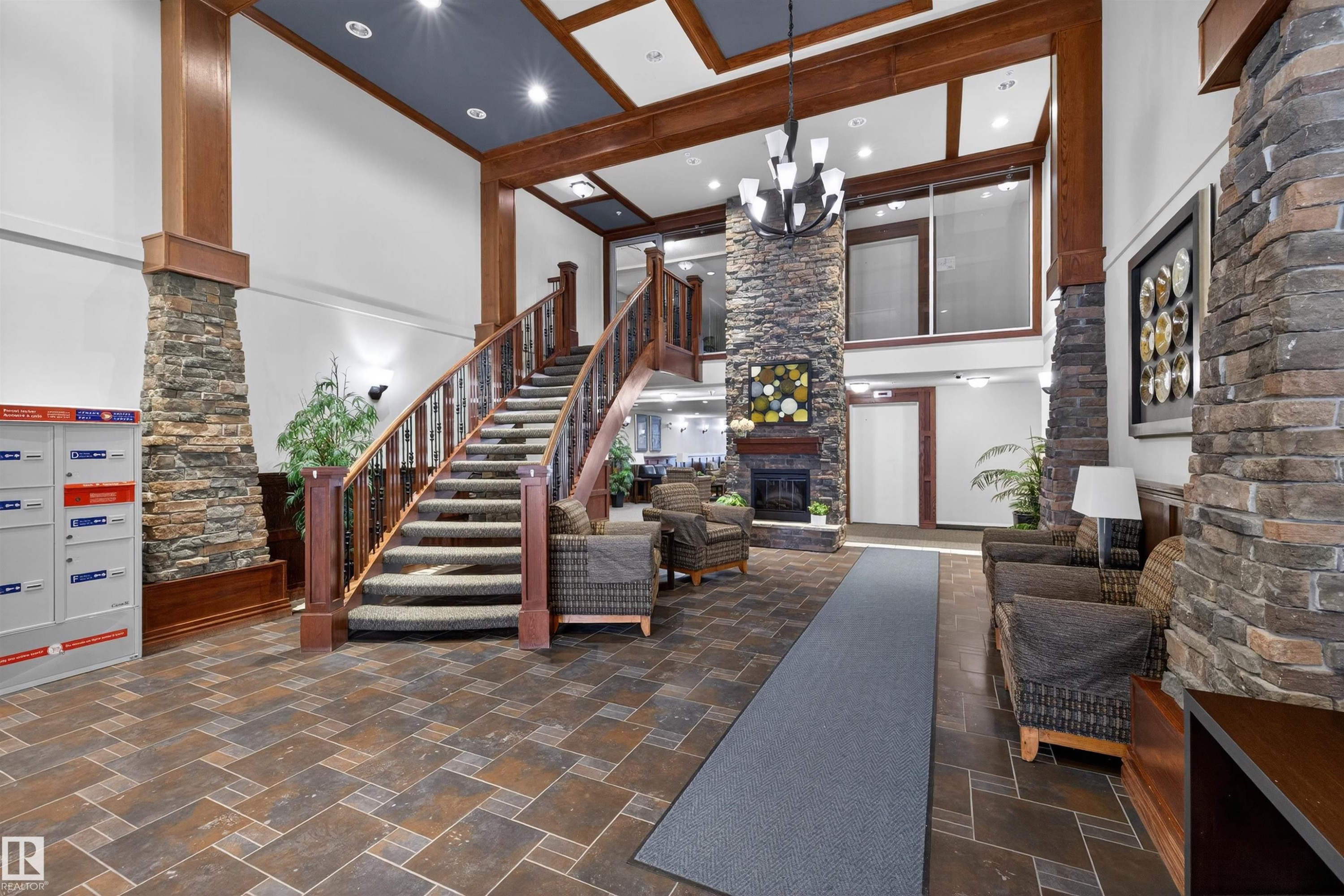 102 1589 Glastonbury Boulevard, Edmonton, AB - Indoor Photo Showing Other Room