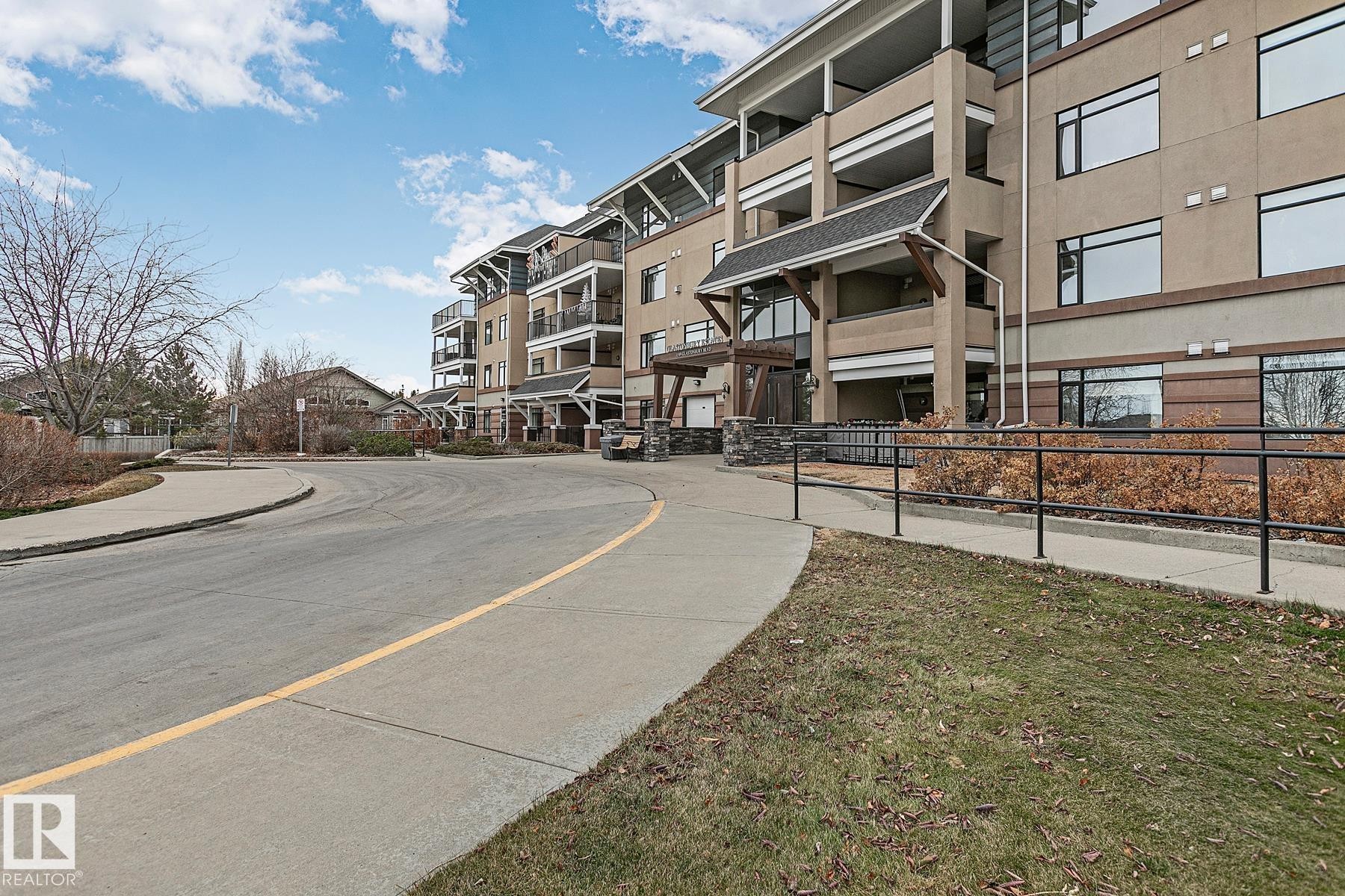 102 1589 Glastonbury Boulevard, Edmonton, AB - Outdoor