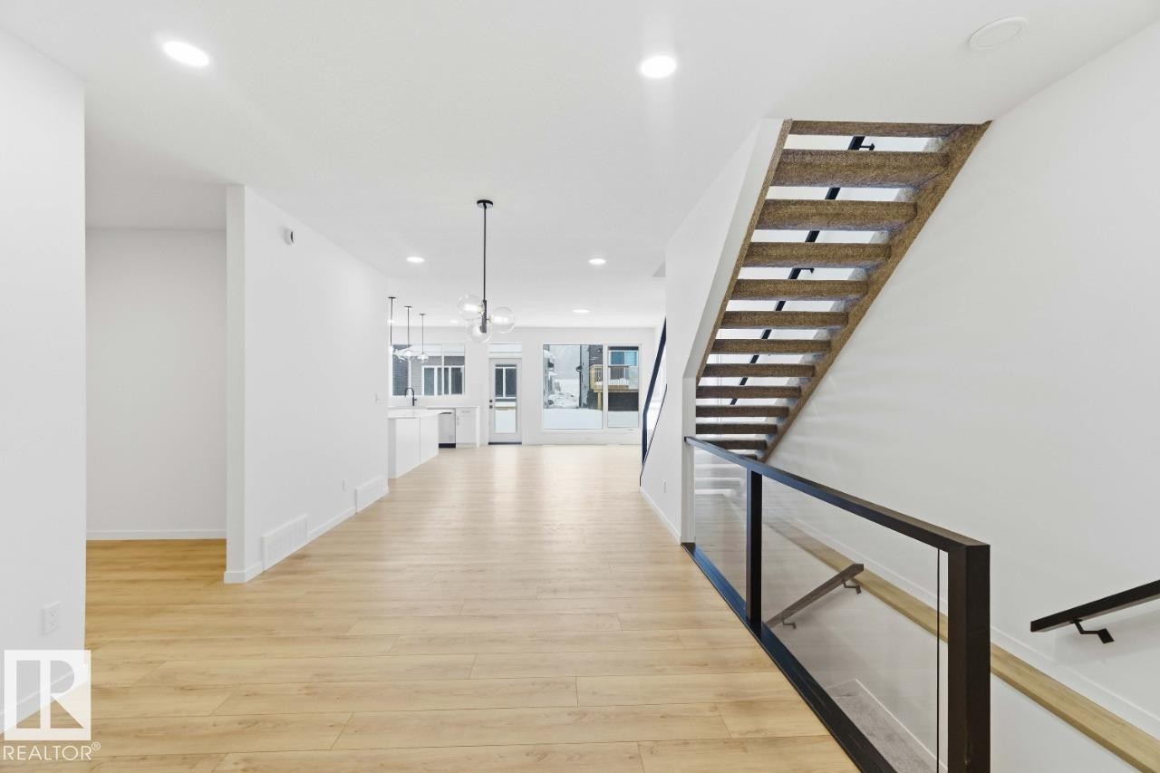 52 Rhea Crescent, St. Albert, AB - Indoor Photo Showing Other Room