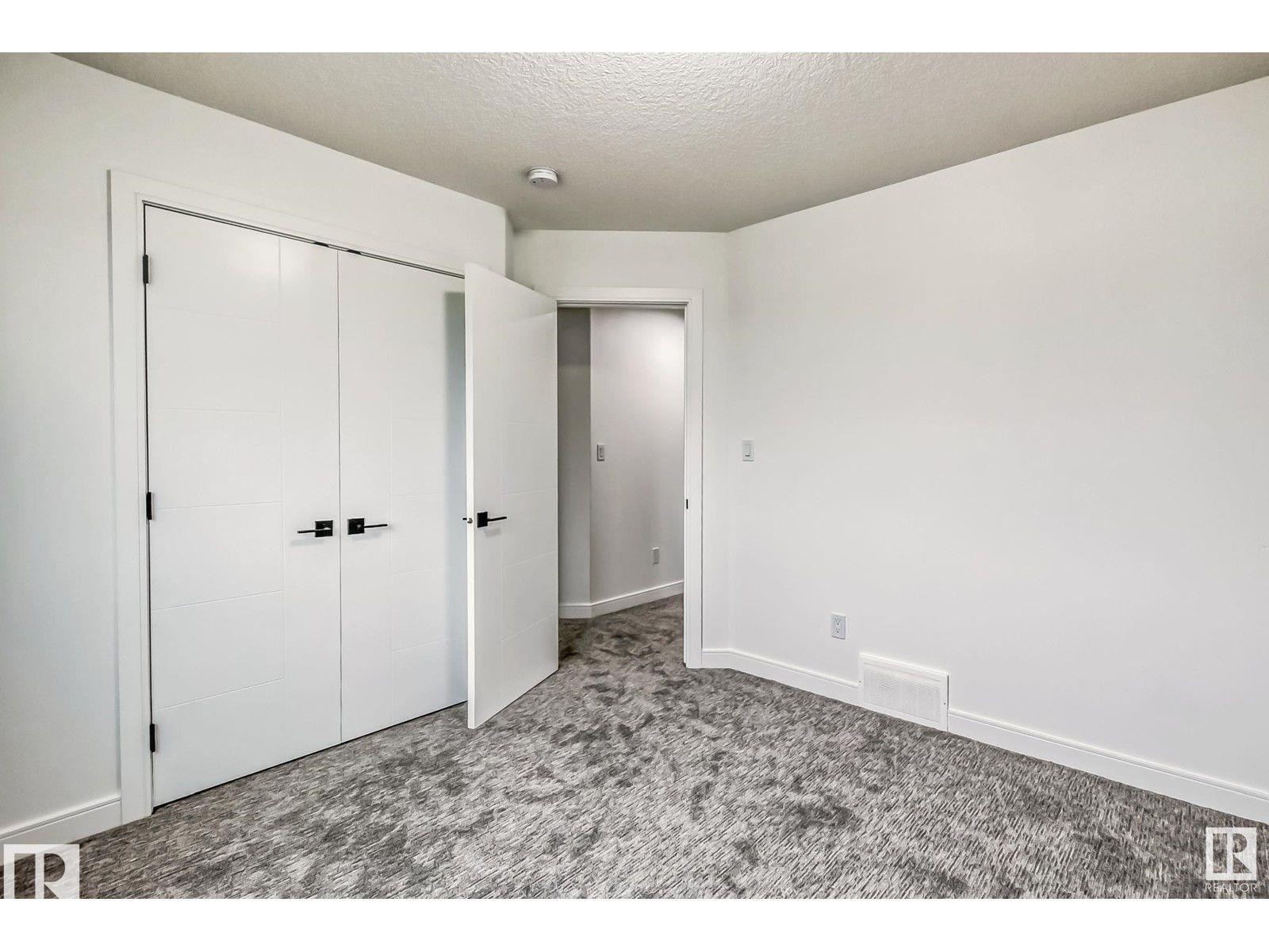 1703 152 Avenue, Edmonton, AB - Indoor Photo Showing Other Room