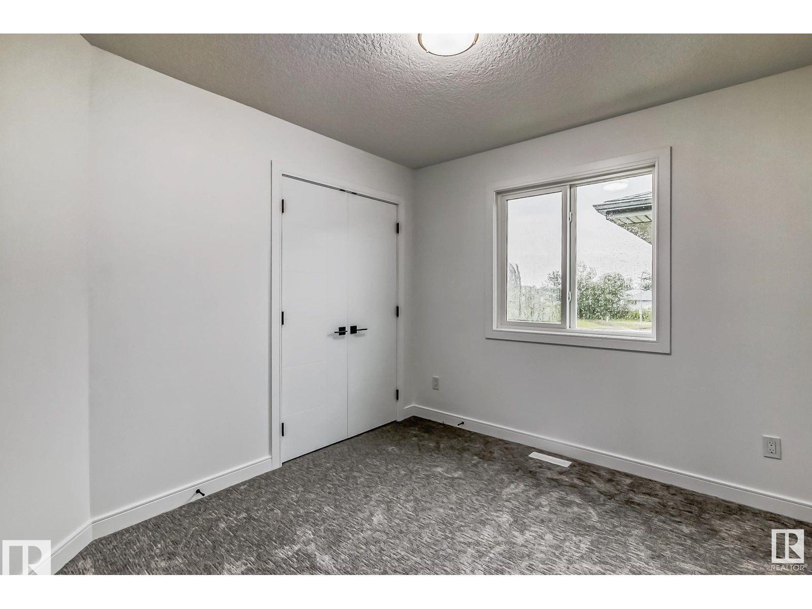 1703 152 Avenue, Edmonton, AB - Indoor Photo Showing Other Room