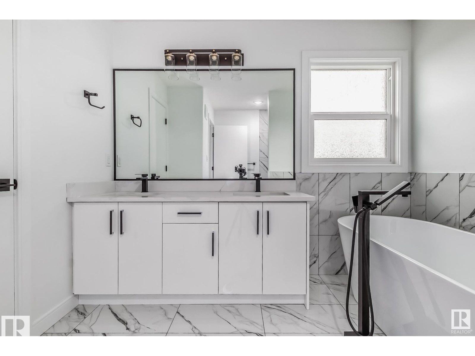 1703 152 Avenue, Edmonton, AB - Indoor