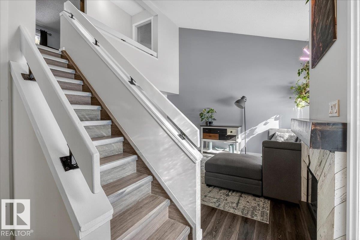 635 Millbourne Road E, Edmonton, AB - Indoor Photo Showing Other Room