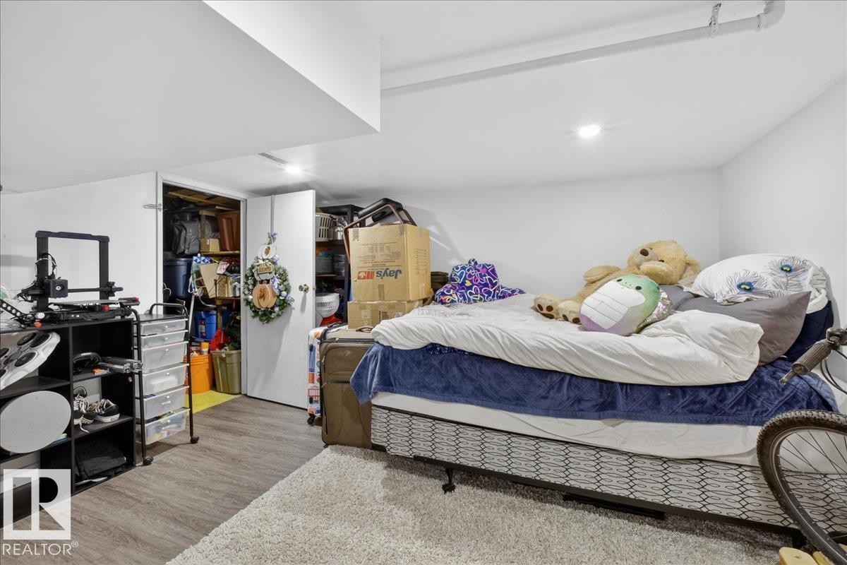 635 Millbourne Road E, Edmonton, AB - Indoor Photo Showing Bedroom