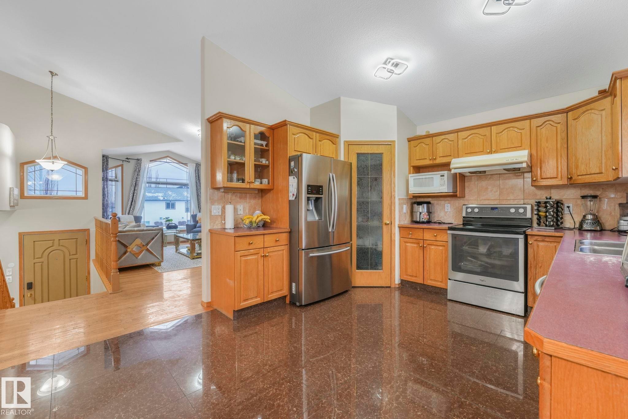 4720 150 Avenue, Edmonton, AB - Indoor Photo Showing Kitchen With Double Sink