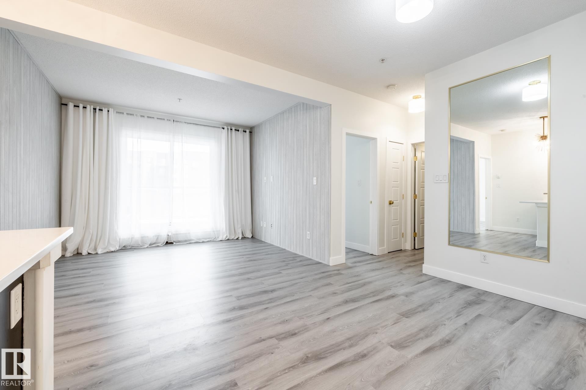 105 304 Ambleside Link Link, Edmonton, AB - Indoor Photo Showing Other Room