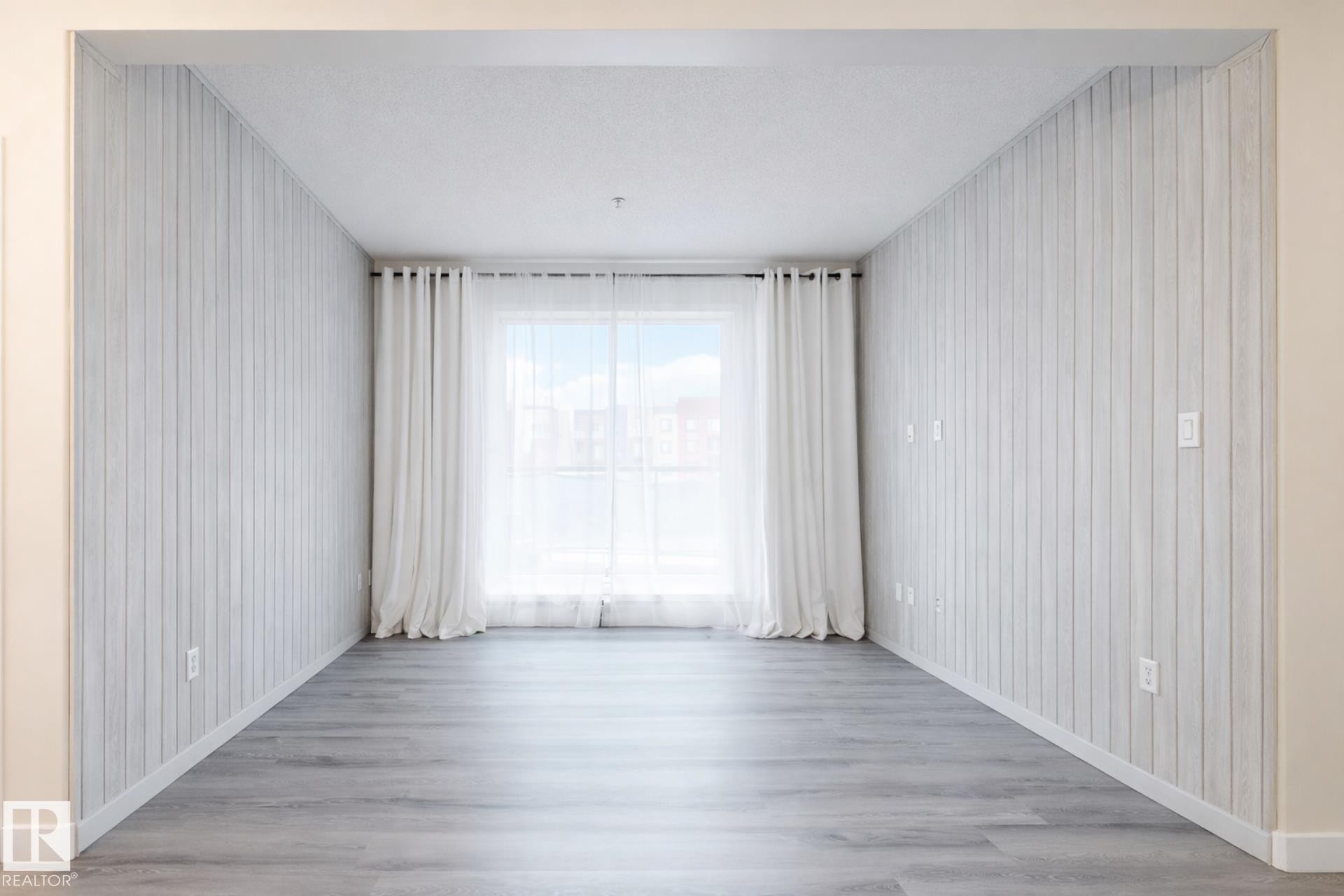 105 304 Ambleside Link Link, Edmonton, AB - Indoor Photo Showing Other Room