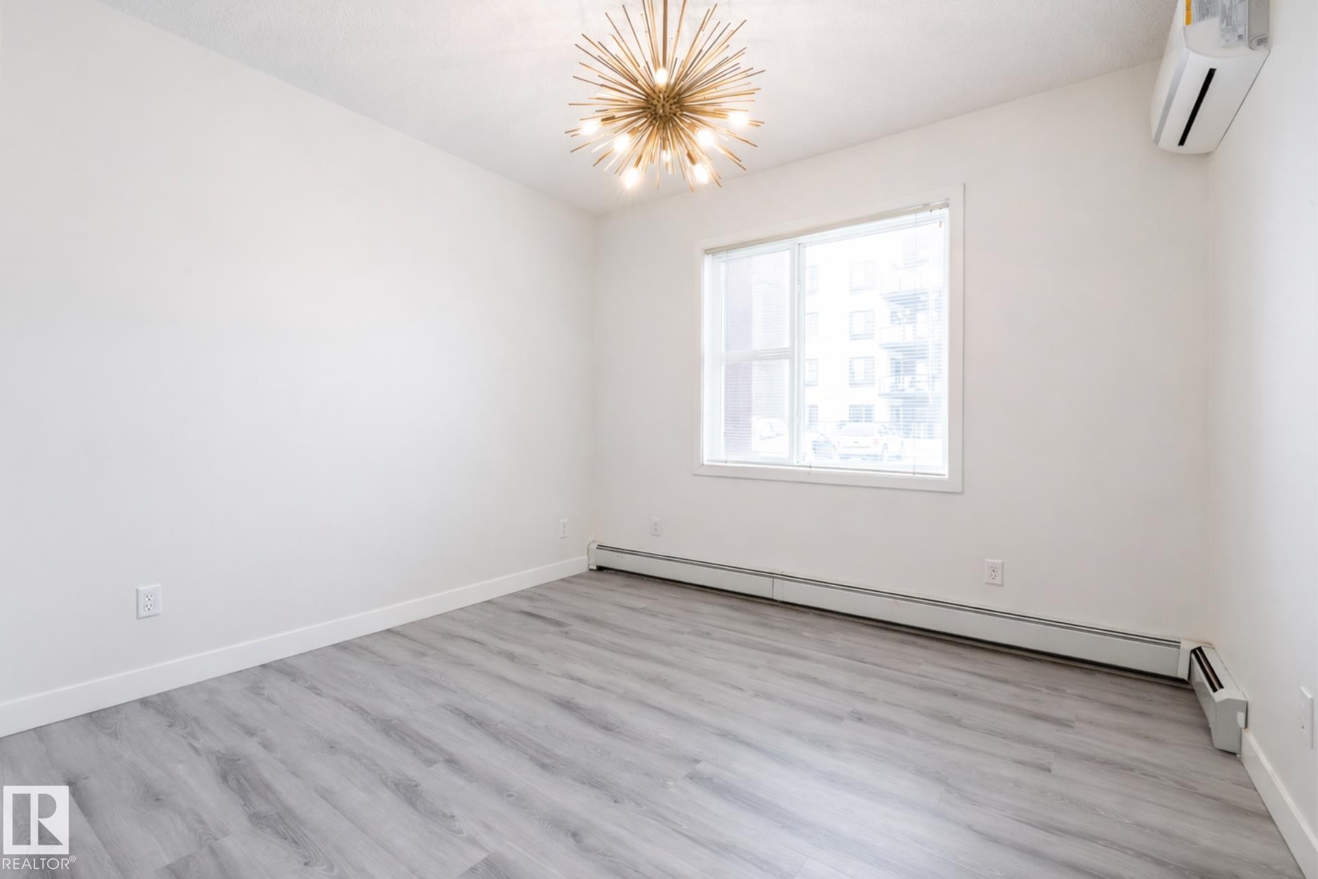 105 304 Ambleside Link Link, Edmonton, AB - Indoor Photo Showing Other Room