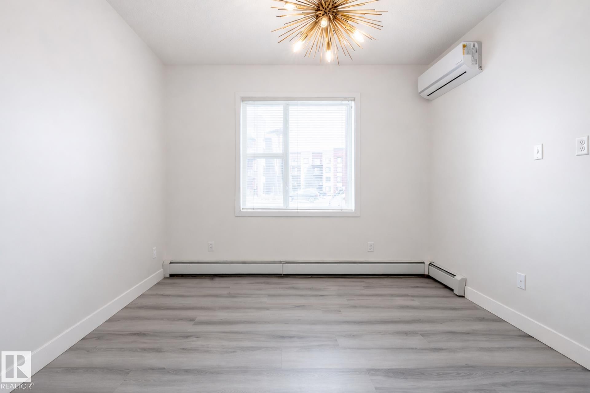 105 304 Ambleside Link Link, Edmonton, AB - Indoor Photo Showing Other Room