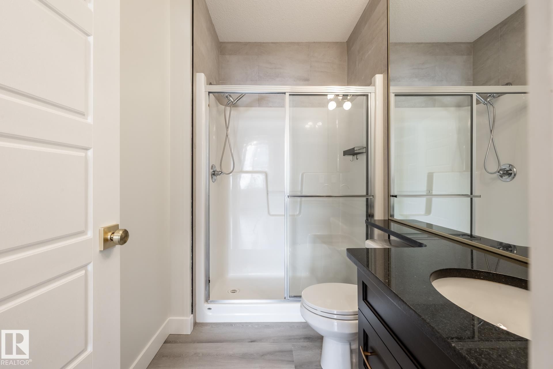 105 304 Ambleside Link Link, Edmonton, AB - Indoor Photo Showing Bathroom