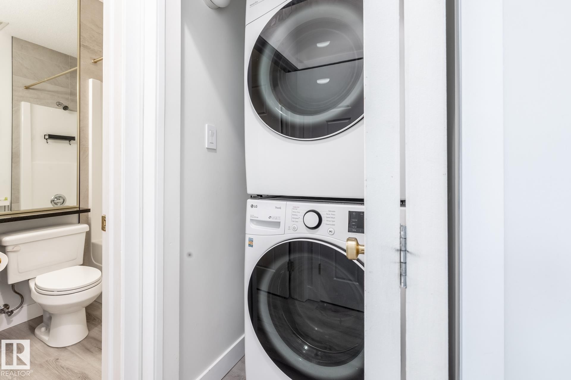 105 304 Ambleside Link Link, Edmonton, AB - Indoor Photo Showing Laundry Room