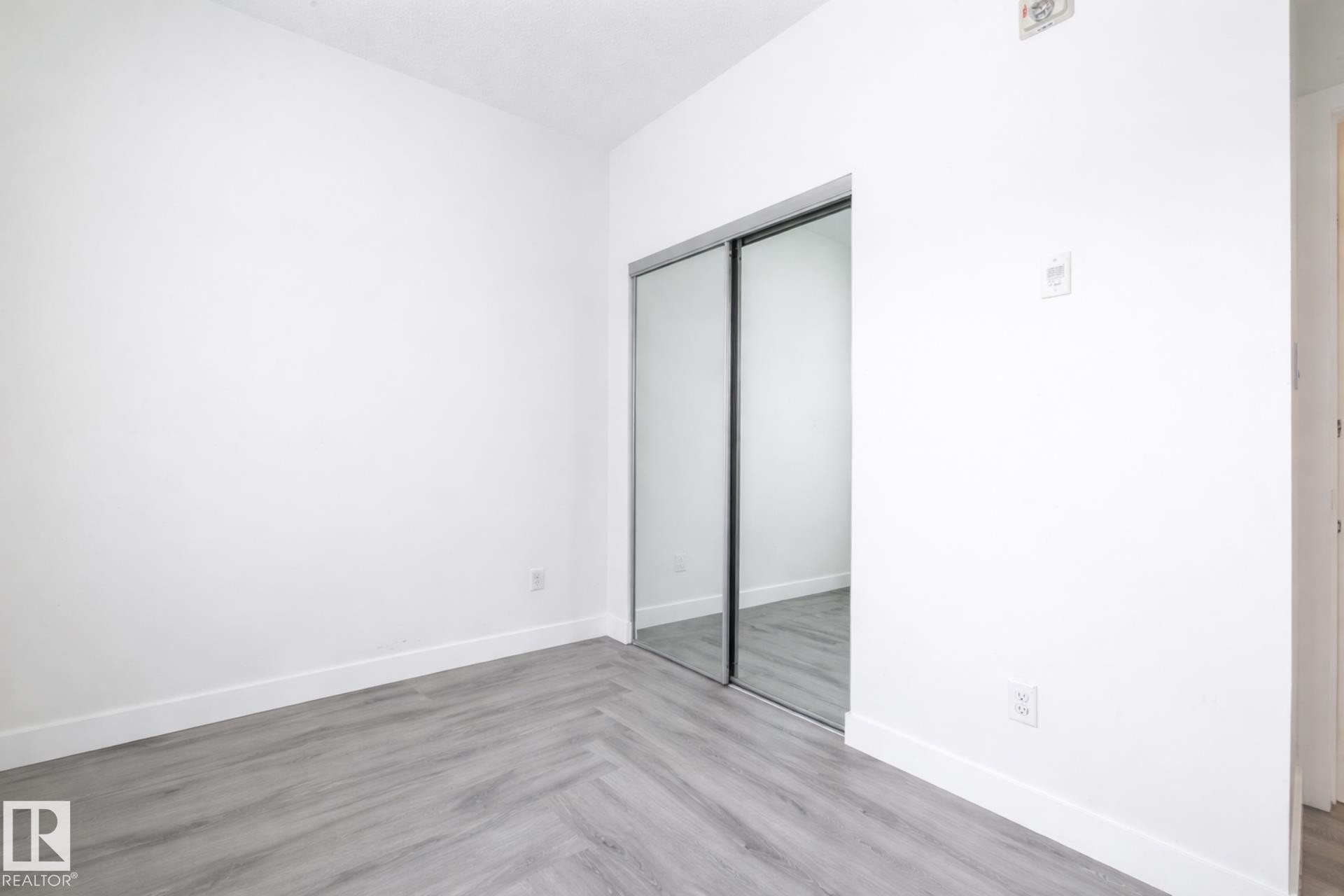 105 304 Ambleside Link Link, Edmonton, AB - Indoor Photo Showing Other Room