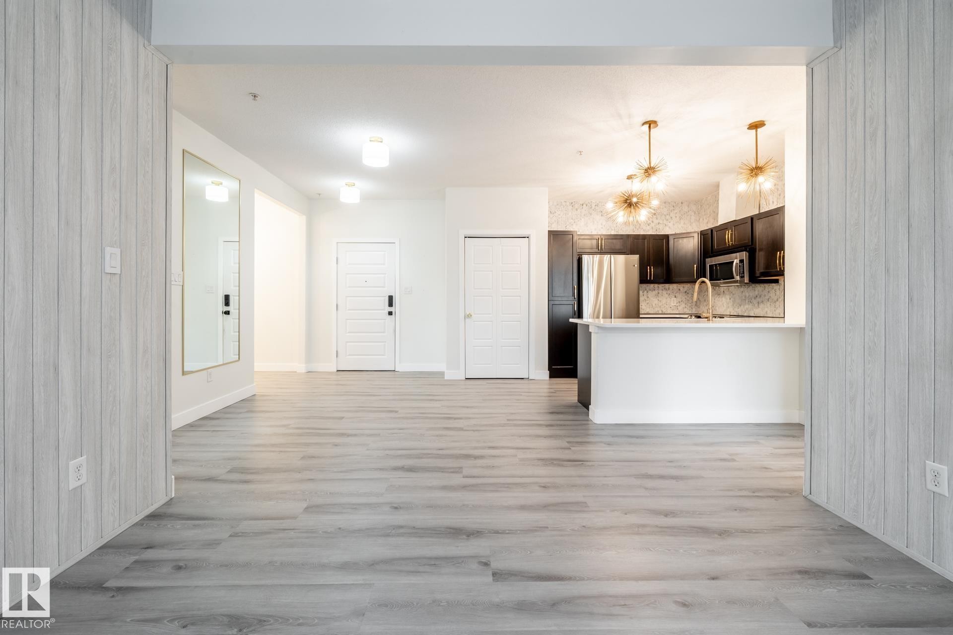 105 304 Ambleside Link Link, Edmonton, AB - Indoor Photo Showing Kitchen
