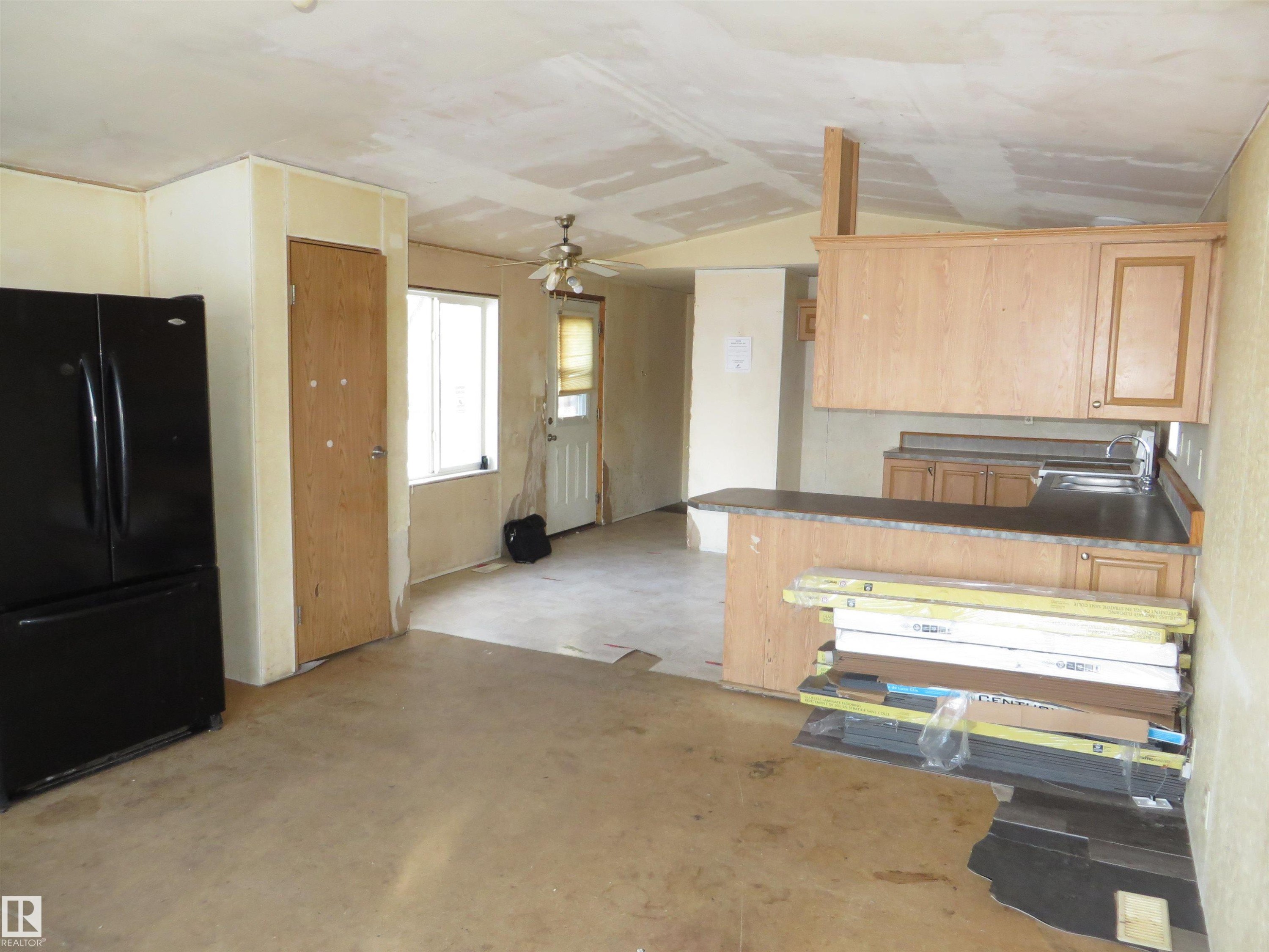 53 Willow Park Estates, Leduc, AB - Indoor