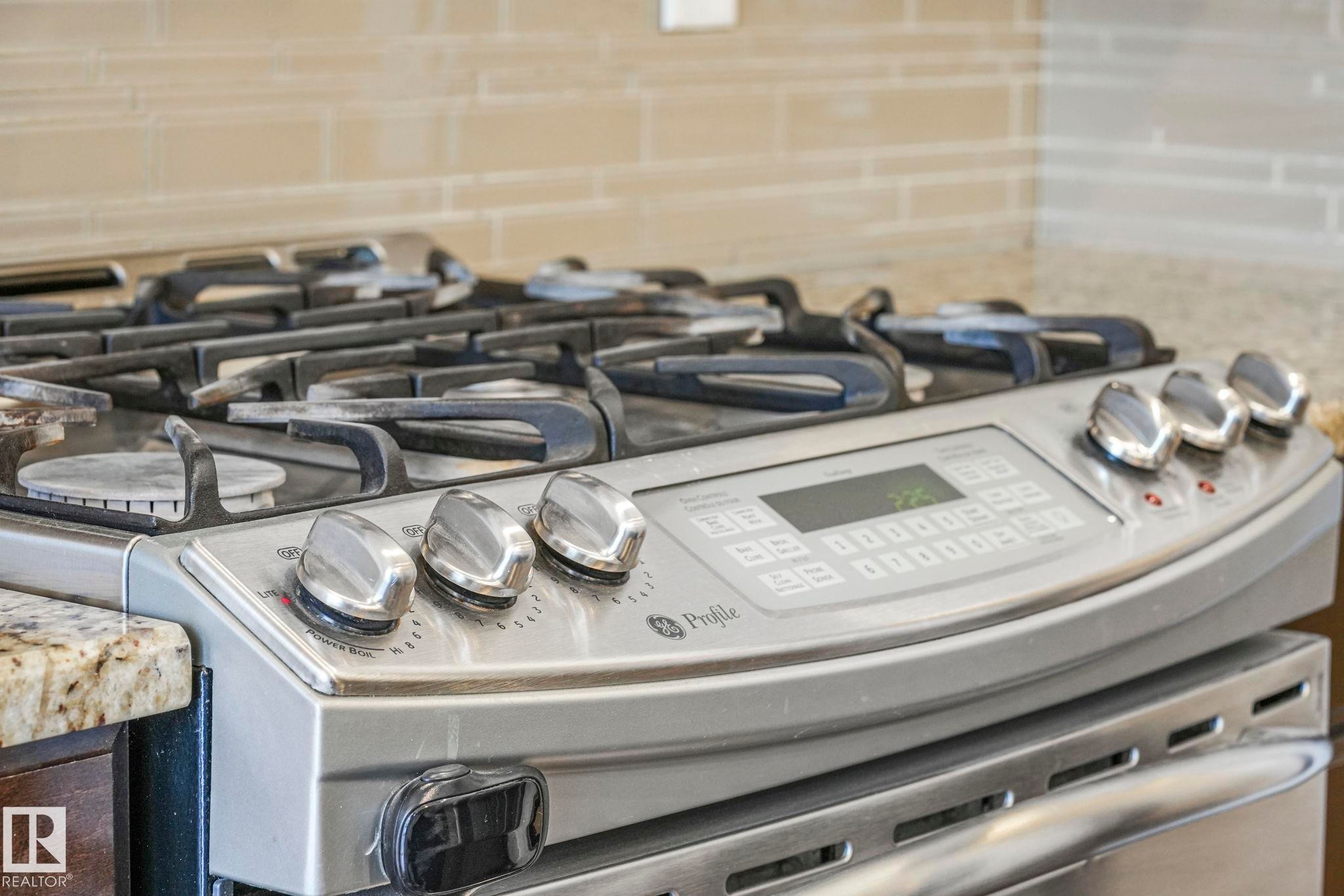 1548 36 Avenue, Edmonton, AB - Indoor Photo Showing Kitchen