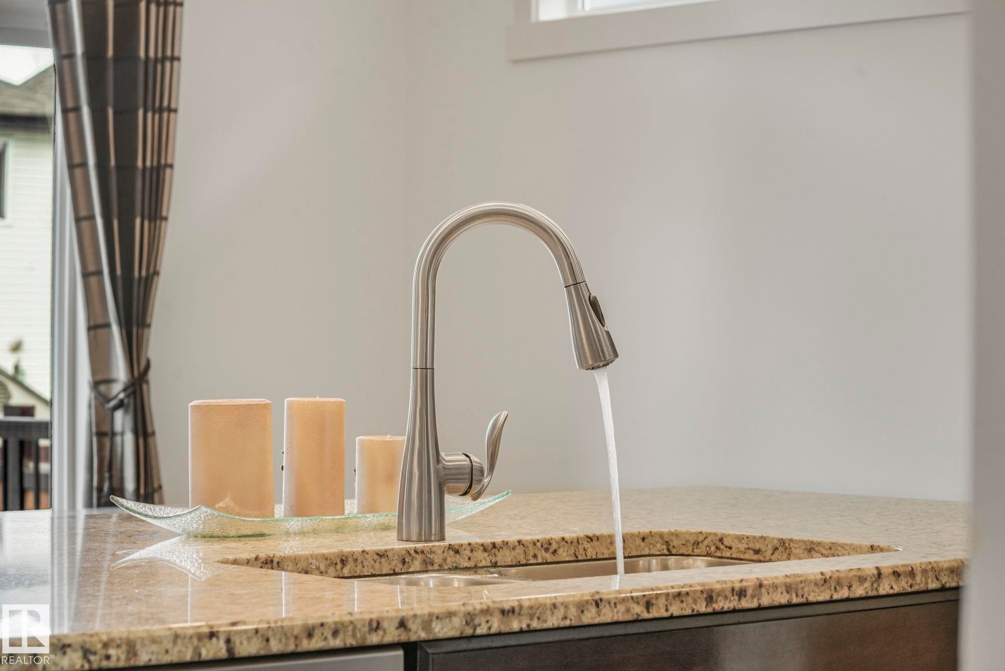 1548 36 Avenue, Edmonton, AB - Indoor