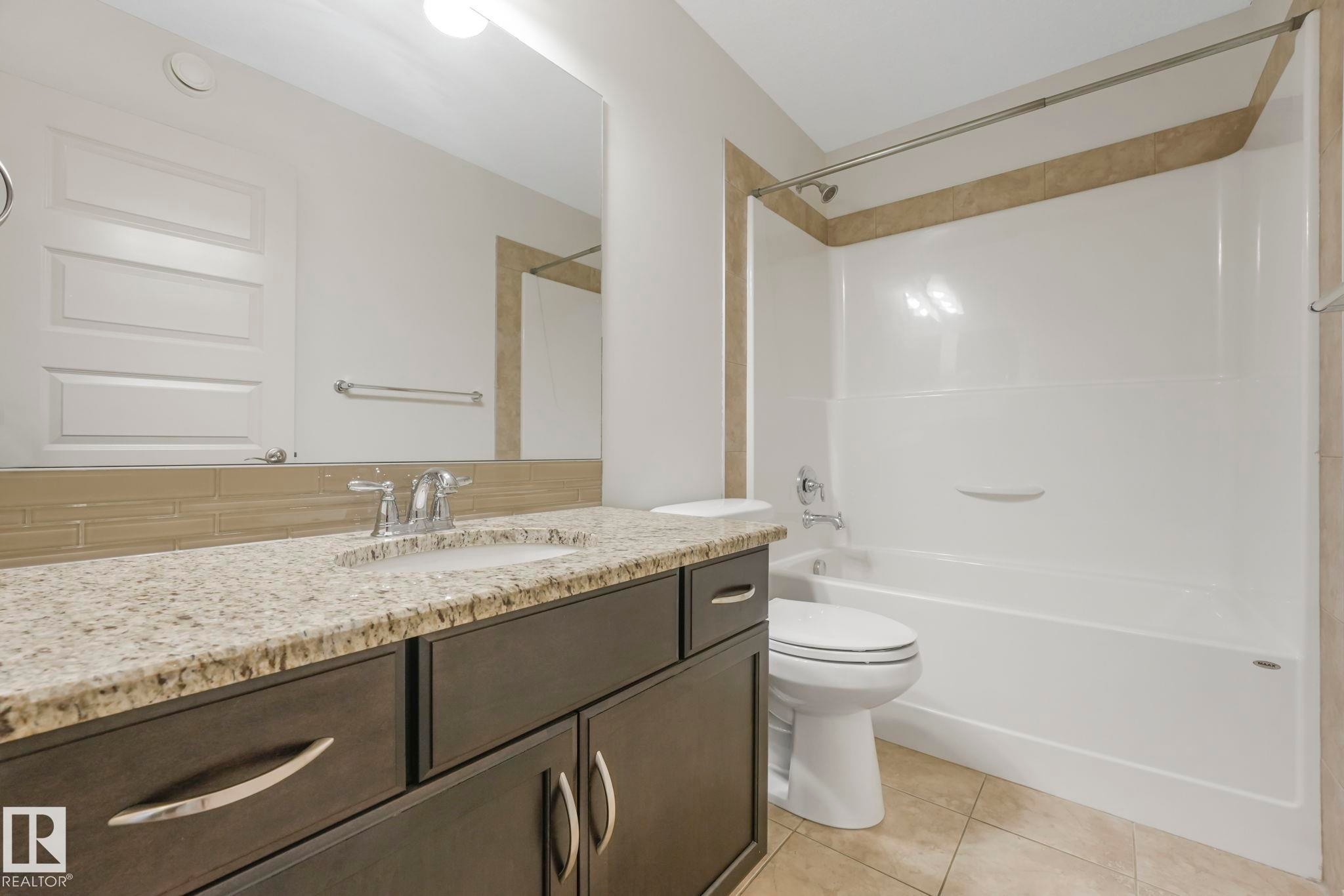 1548 36 Avenue, Edmonton, AB - Indoor Photo Showing Bathroom