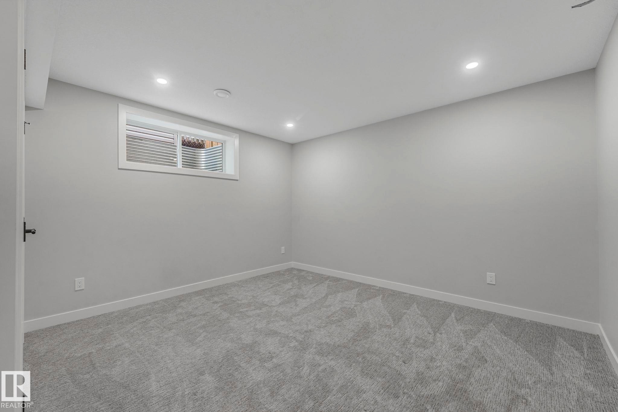 1548 36 Avenue, Edmonton, AB - Indoor