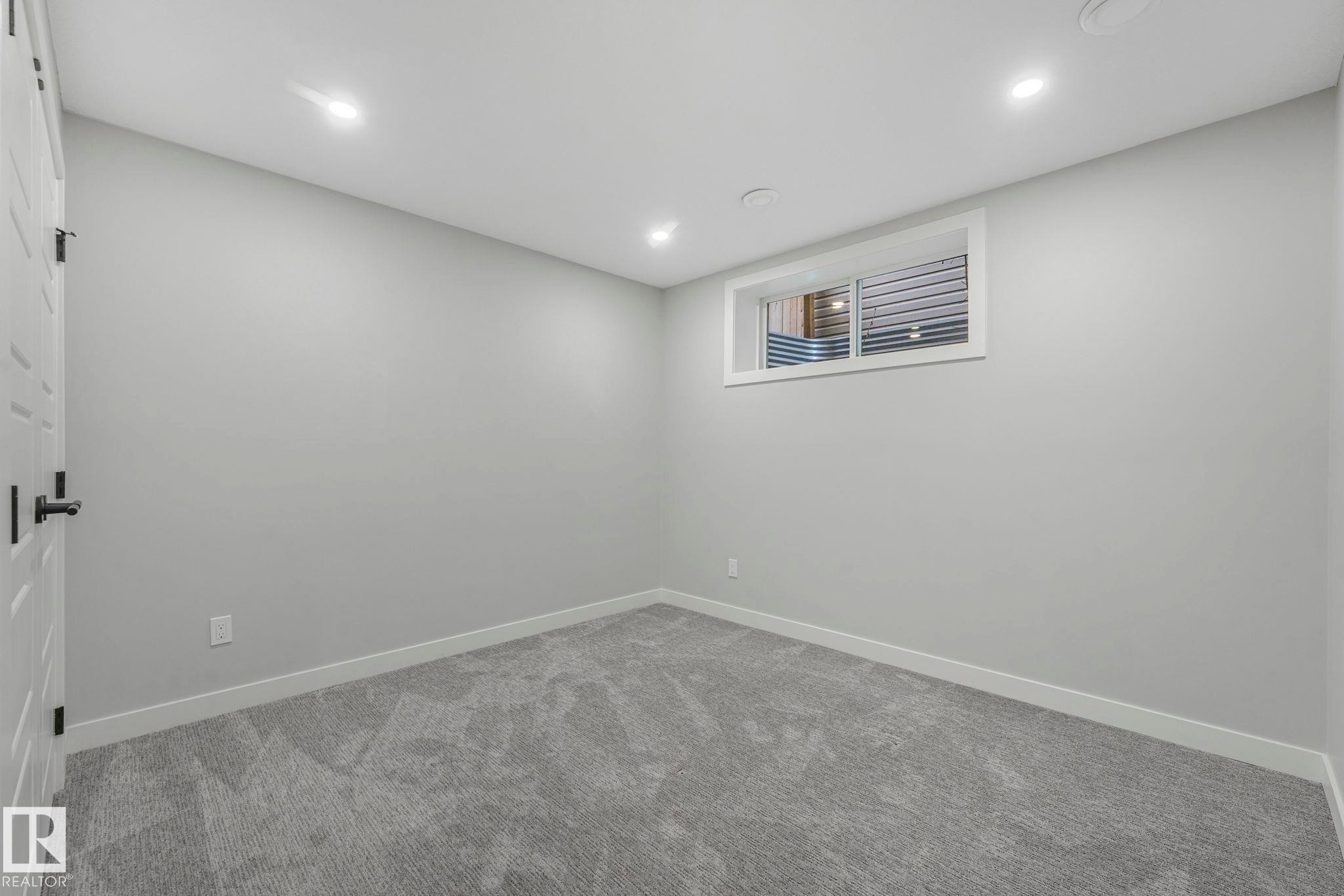 1548 36 Avenue, Edmonton, AB - Indoor