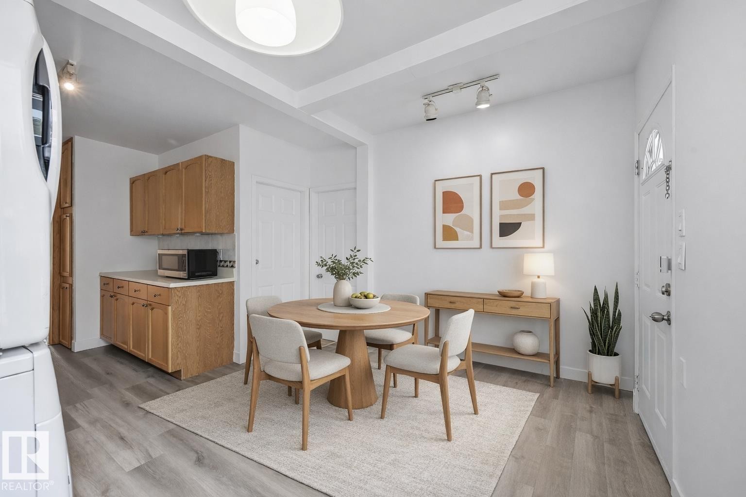 Virtually staged - 9848 87 Avenue, Edmonton, AB - Indoor Photo Showing Dining Room