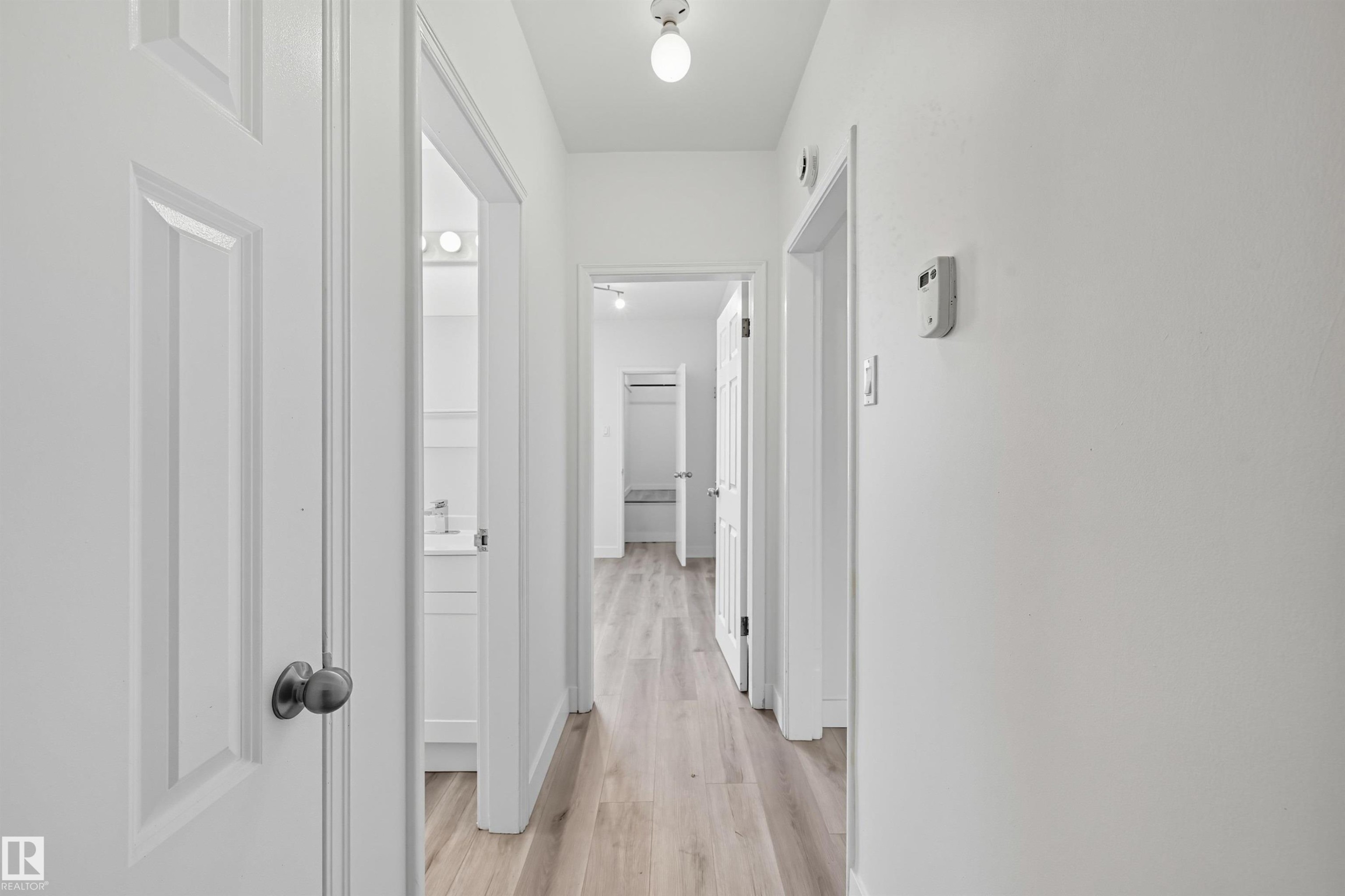 9848 87 Avenue, Edmonton, AB - Indoor Photo Showing Other Room