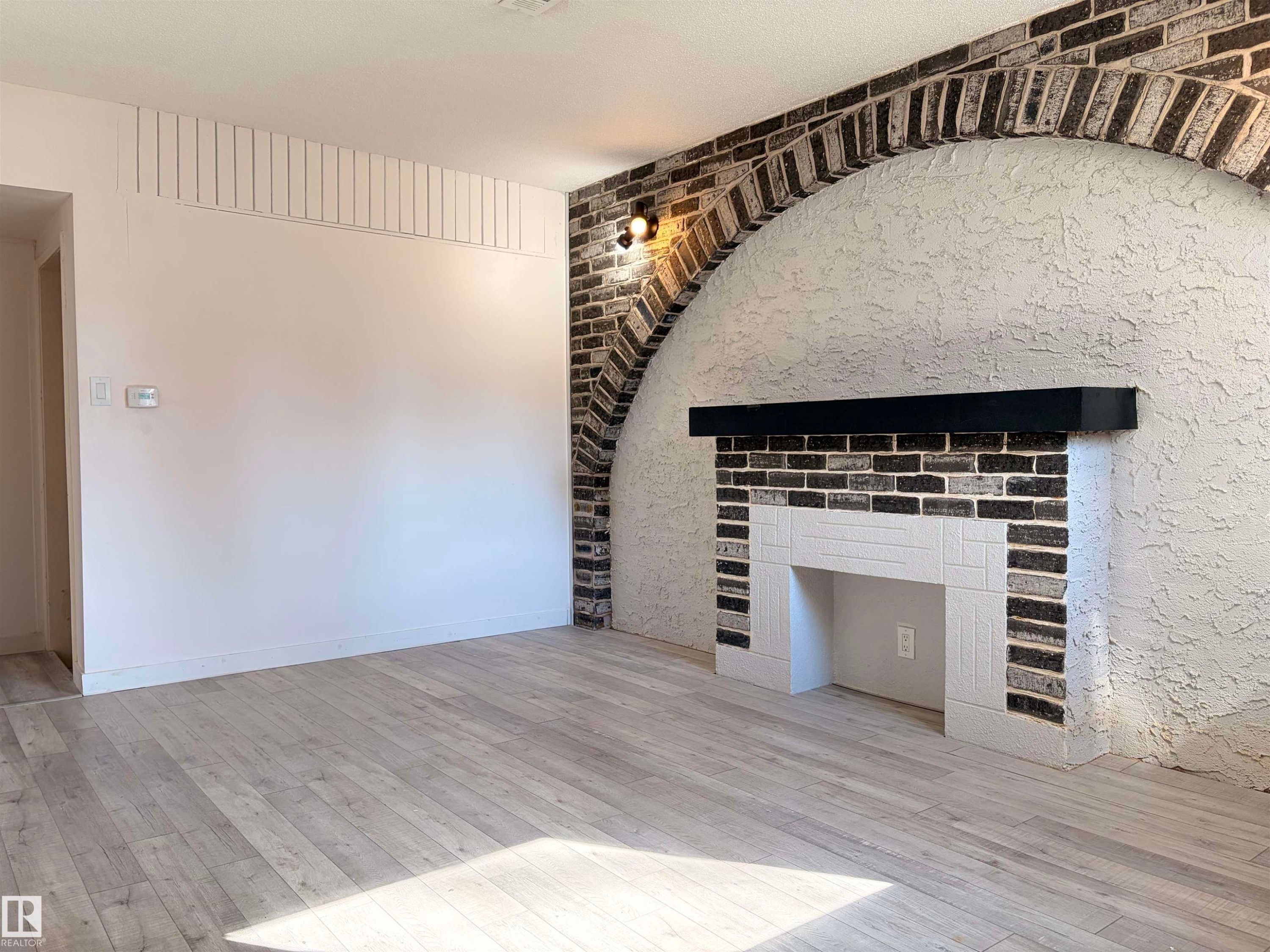 9848 87 Avenue, Edmonton, AB - Indoor With Fireplace