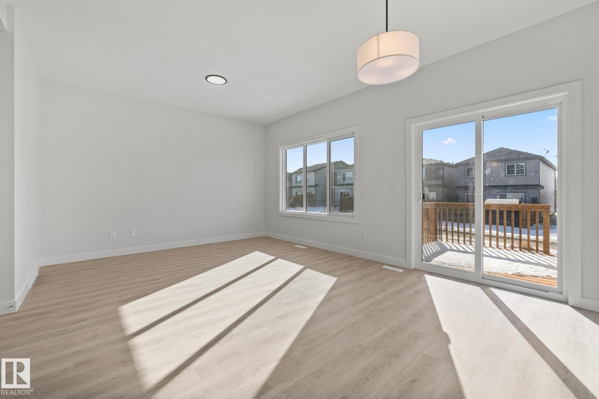 112 Honeysuckle Green, Leduc, AB - Indoor Photo Showing Other Room